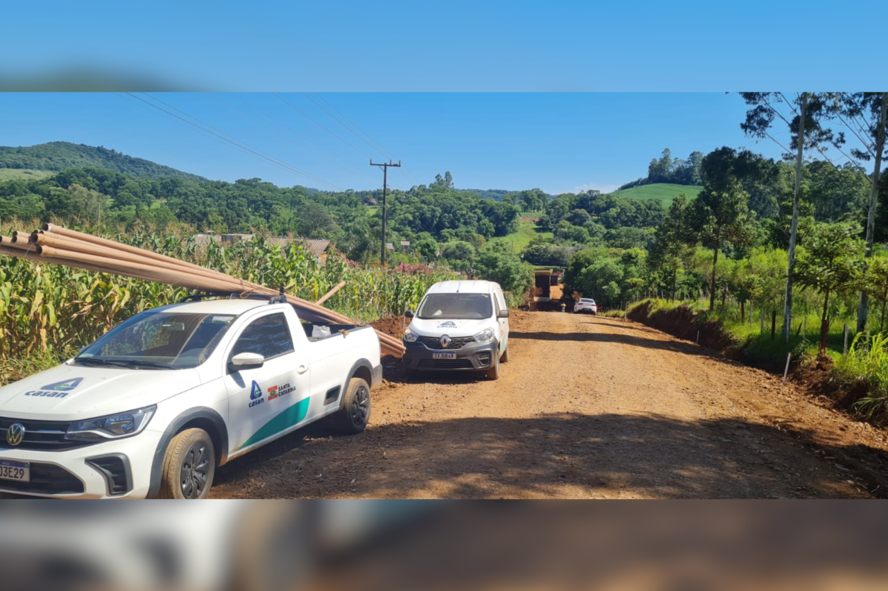 Casan instala 3,5 km de redes de água na Linha Jorge Lacerda para reforçar abastecimento em Dionísio Cerqueira 1 crys 3 3