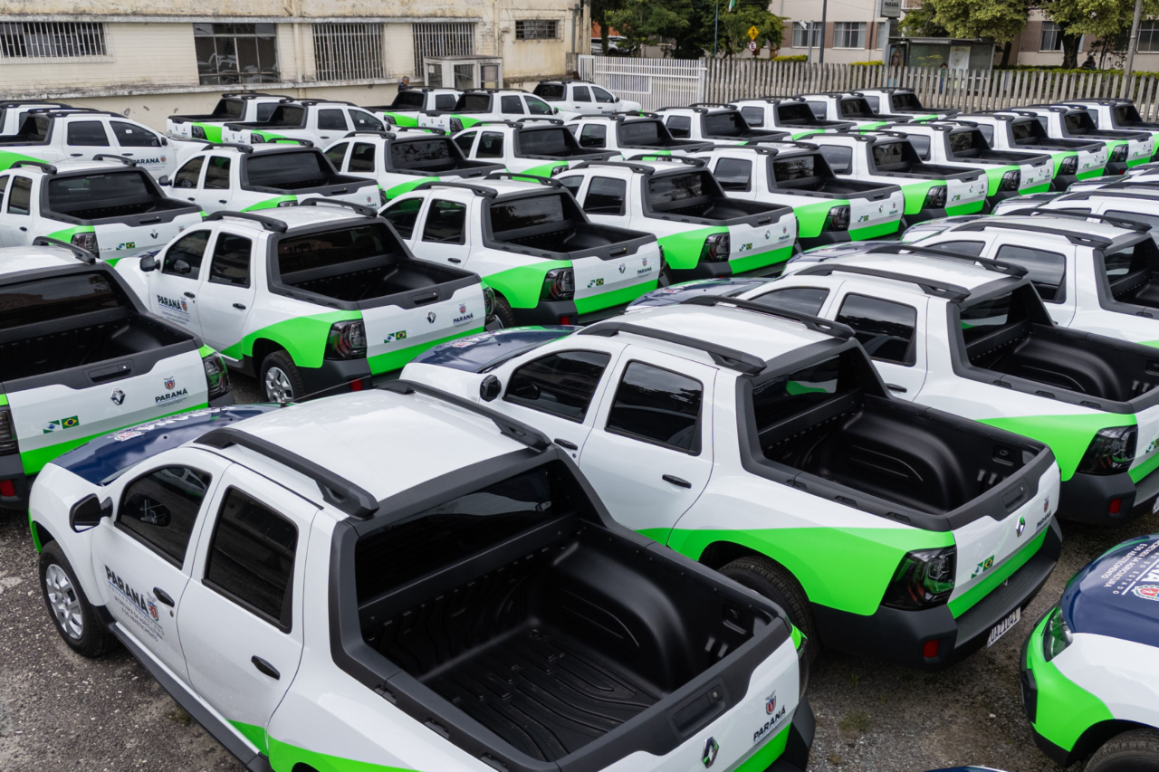 Governo do Paraná empossa 324 servidores no Sistema Estadual de Agricultura e entrega primeiros 250 veículos para reforço no campo 7 crys 3 6