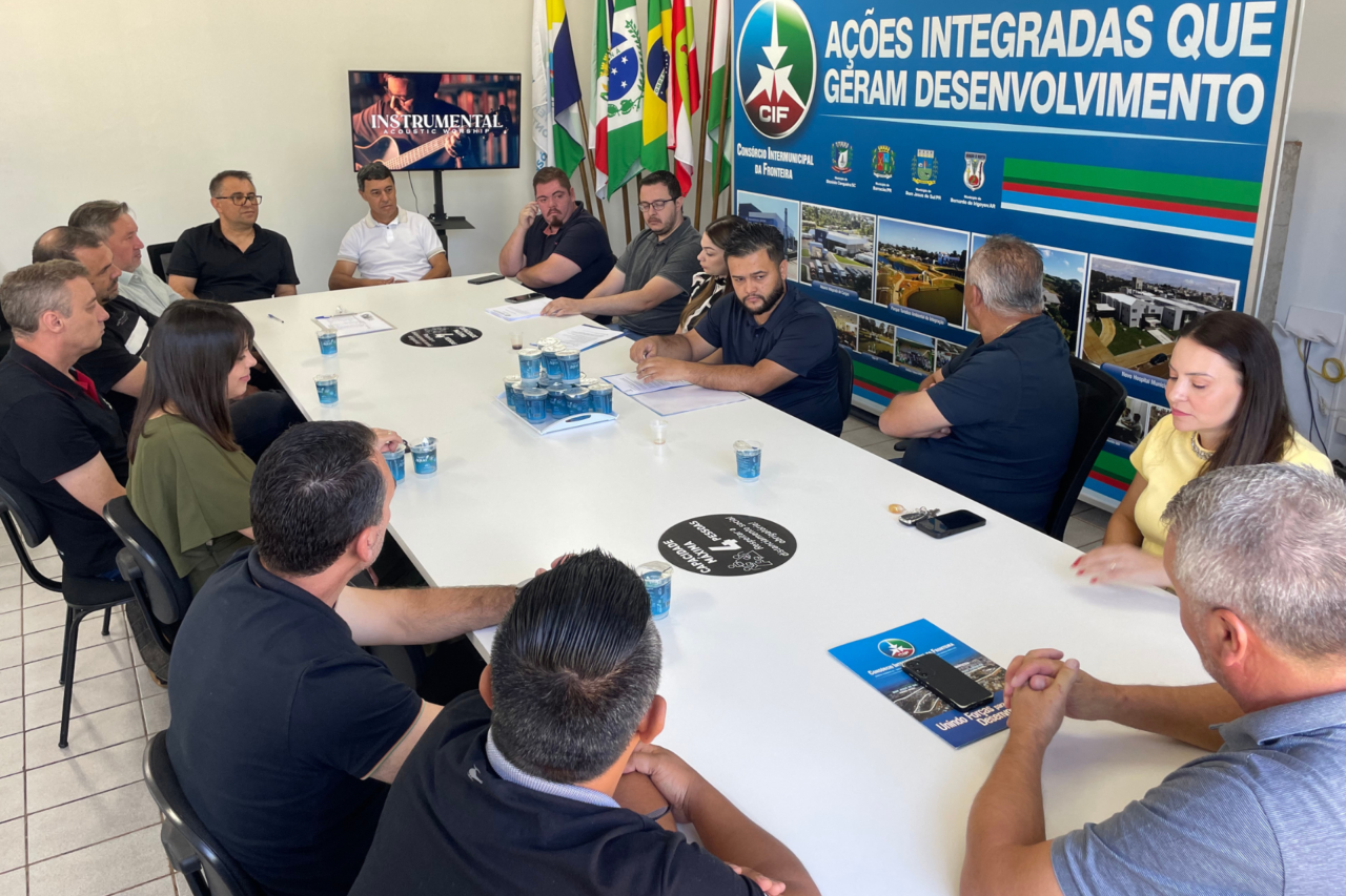 Bianca Maran Bertamoni assume a presidência do Consórcio Intermunicipal da Fronteira 3 crys 45