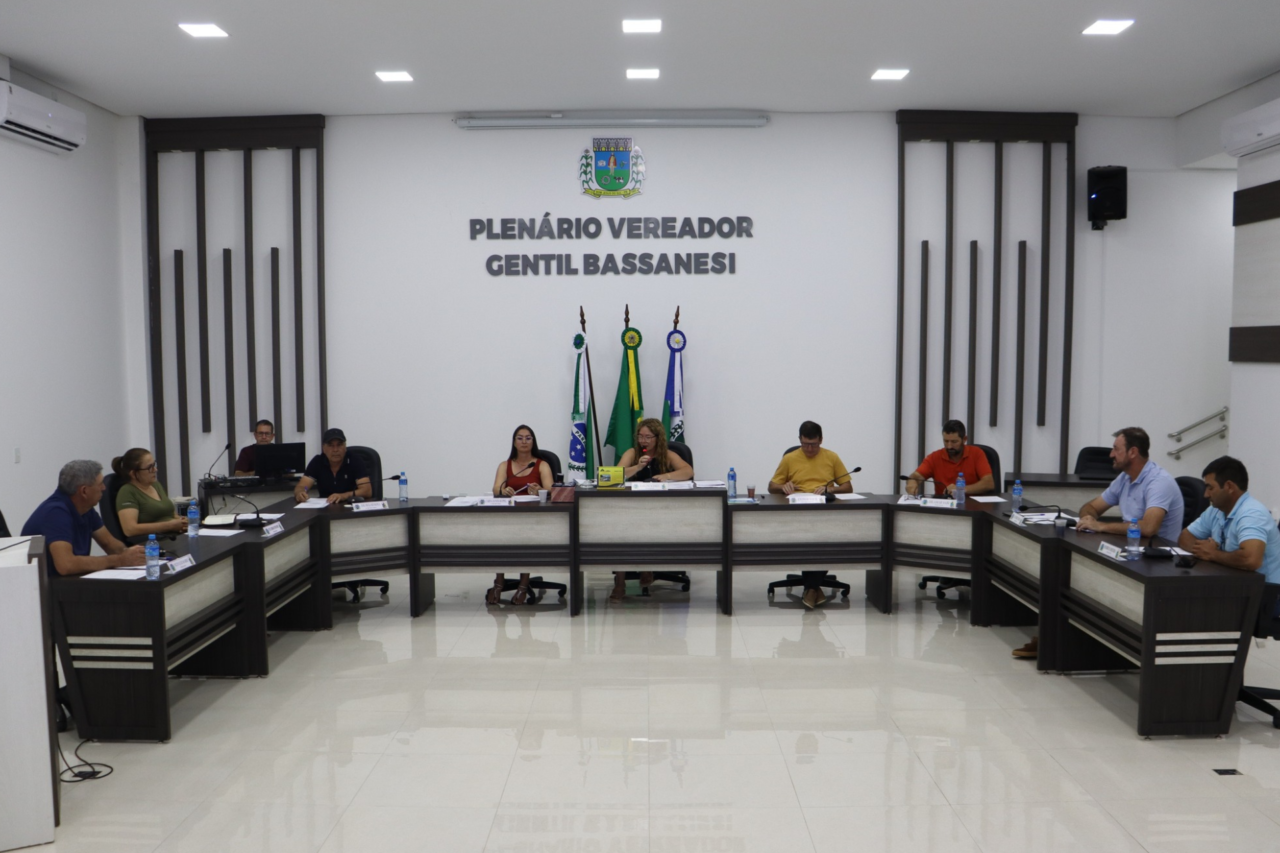 Vereadores de Bom Jesus do Sul aprovam reajustes salariais, aumento no auxílio-alimentação e adequação do piso do magistério 10 crys 49 3