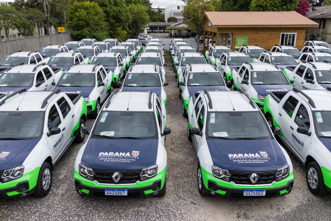 Governo do Paraná empossa 324 servidores no Sistema Estadual de Agricultura e entrega primeiros 250 veículos para reforço no campo 5 crys 5 3