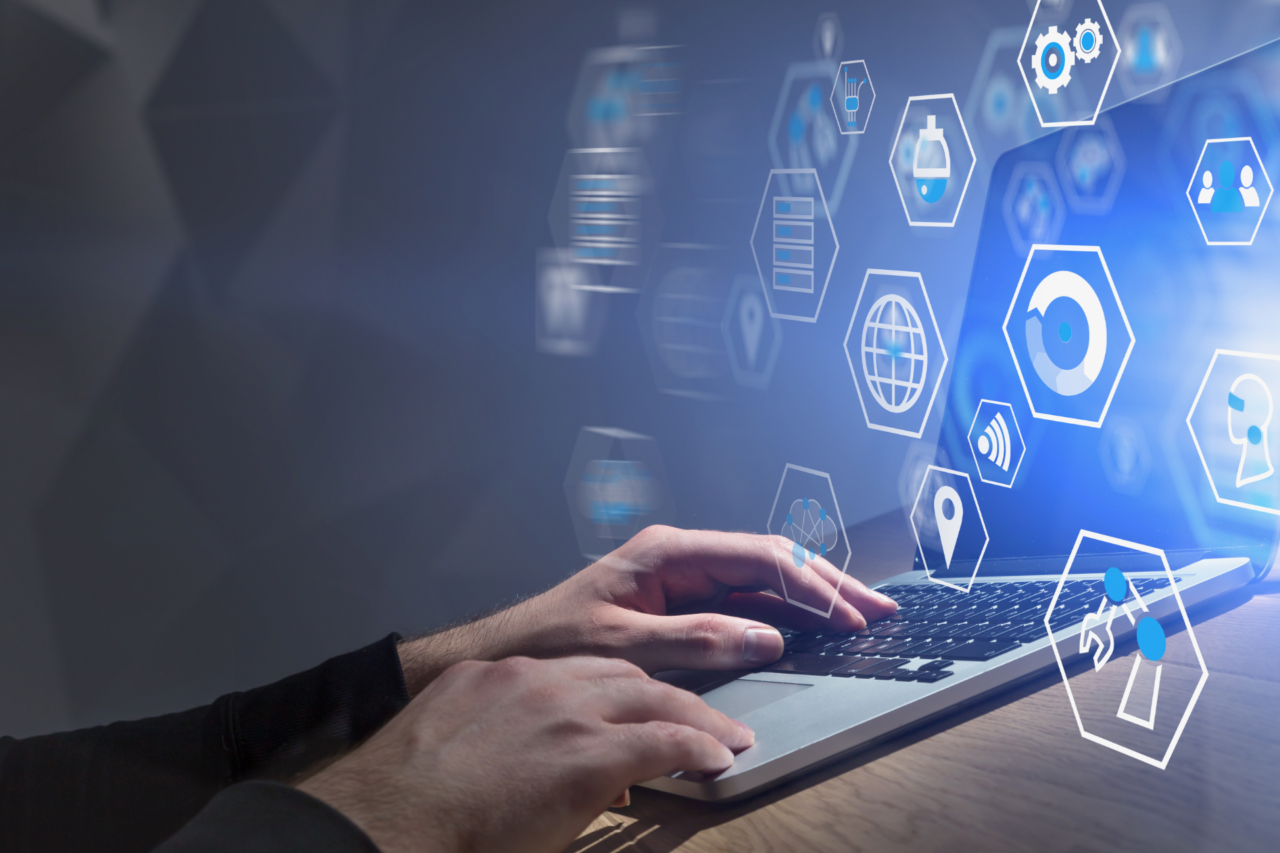 Santa Catarina incentiva uso do Fiware para integrar sistemas públicos e modernizar a gestão 13 Lei estadual incentiva o uso do framework Fiware como padrão de interoperabilidade em sistemas públicos de Santa Catarina e amplia medidas de modernização do ambiente de negócios.