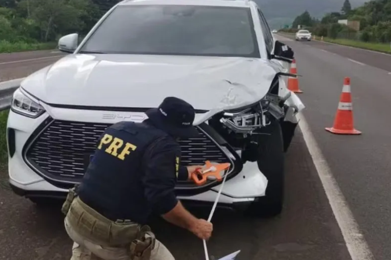 Ex-volante Magrão se envolve em atropelamento com morte na BR-101 no Rio Grande do Sul 33 Ex-jogador Magrão se envolve em atropelamento na BR-101, no RS; vítima de 75 anos morreu no local. PRF realizou teste de bafômetro, que deu negativo.