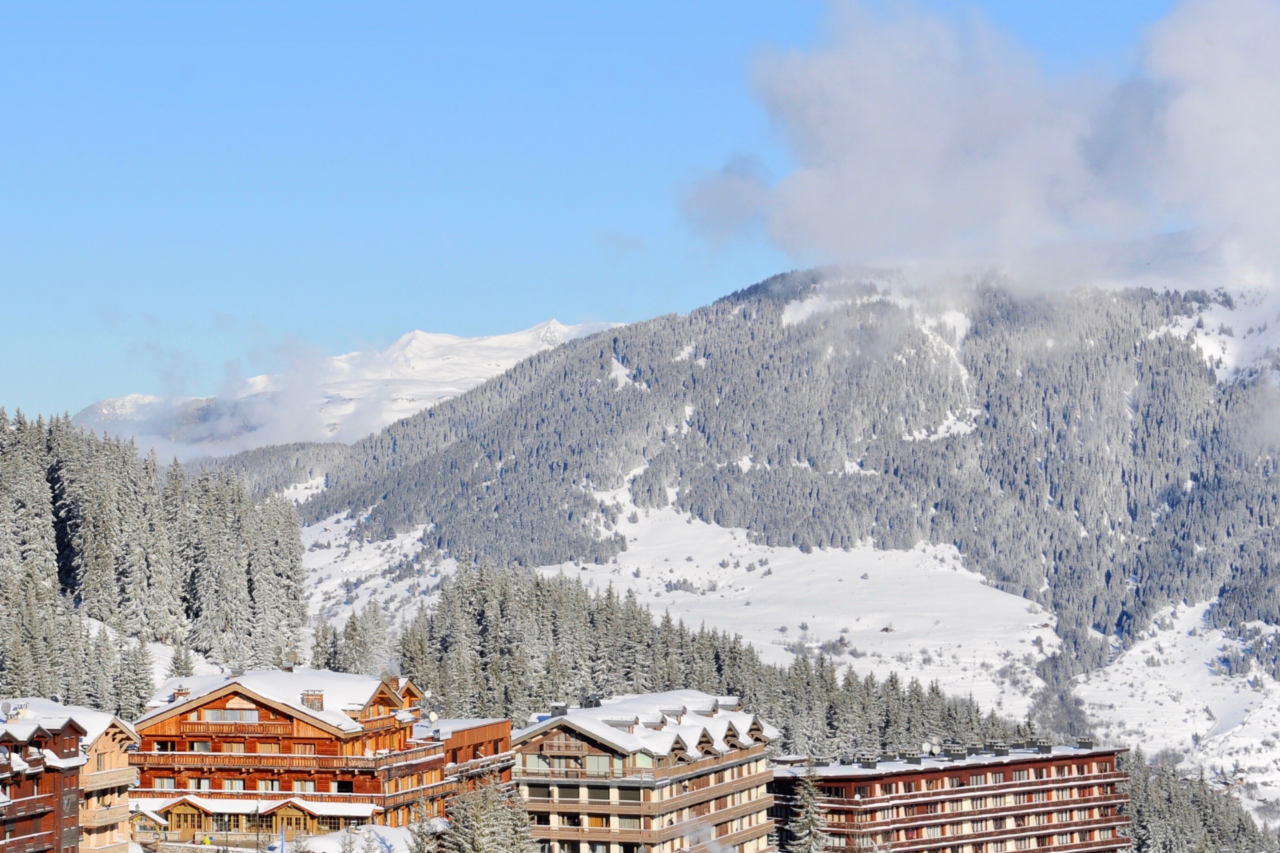 Incêndio em hotel cinco estrelas nos Alpes franceses força retirada de 300 pessoas 32 Incêndio em hotel cinco estrelas nos Alpes franceses força retirada de 300 pessoas