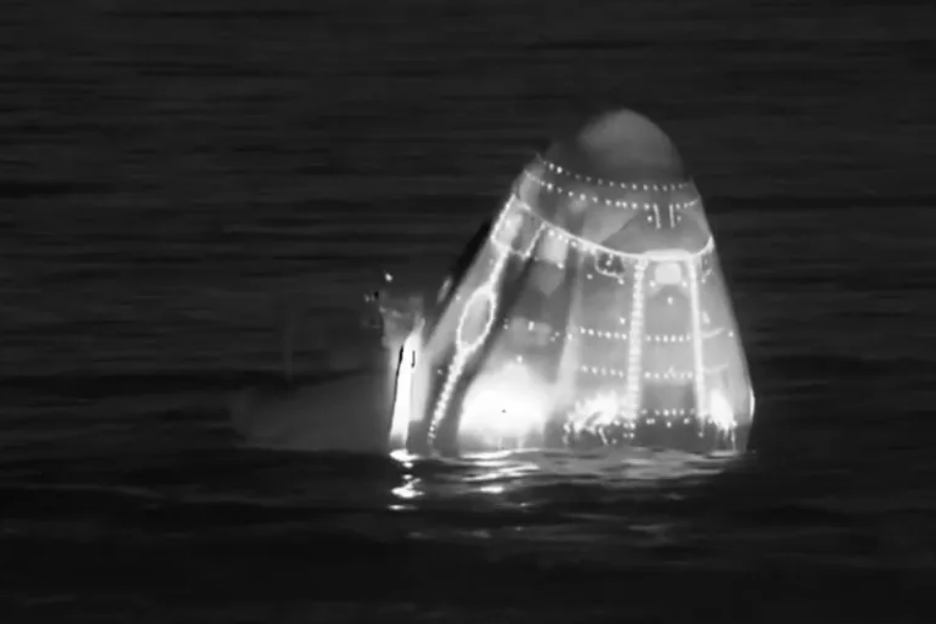 Retorno antecipado de astronautas marca primeira evacuação médica da história da NASA