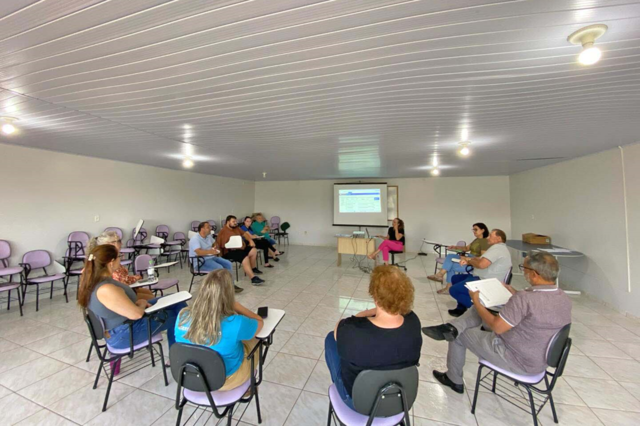 Conselho Municipal analisa contas e dados da assistência social 3 Heloisa L 26 2