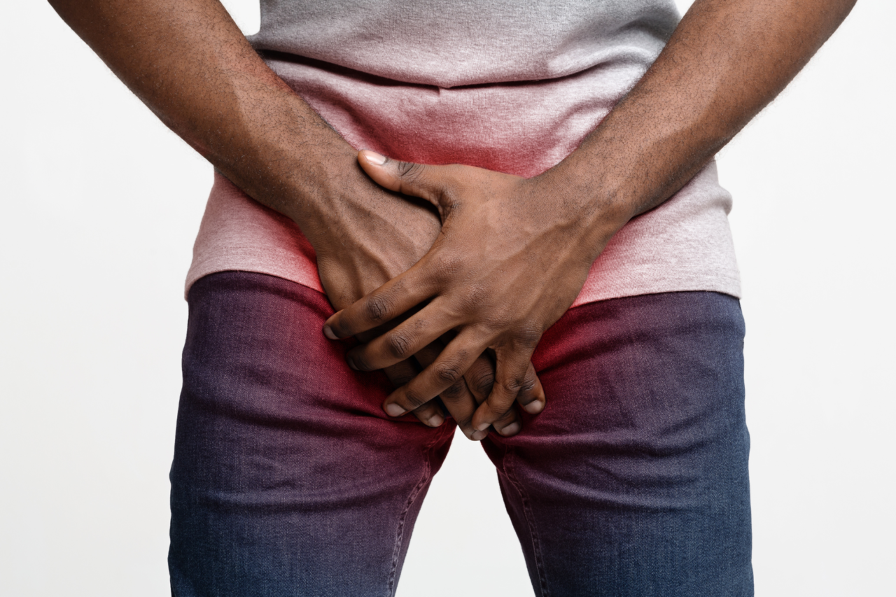 Procedimento realizado no lado incorreto exigiu novas cirurgias e culminou na amputação de um testículo. Decisão judicial reforça a responsabilidade do cirurgião sobre protocolos de segurança.