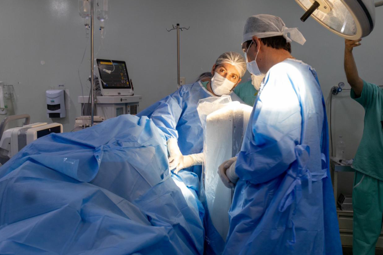 HUOP realiza aplicação de polilaminina em paciente com trauma raquimedular por meio de uso compassivo autorizado pela Anvisa; substância está em fase inicial de estudo clínico