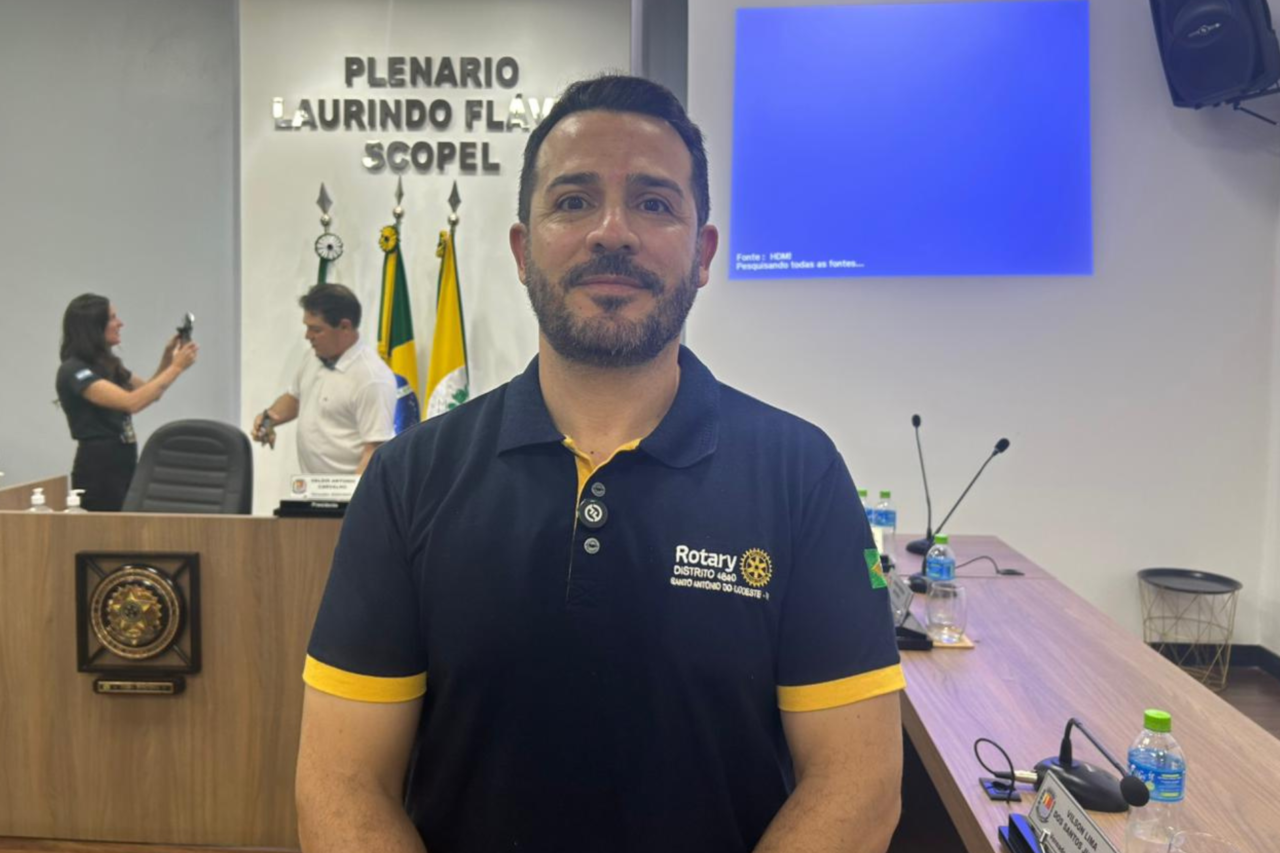 Vereador propõe Dia do Evangelho e defende incentivo à denúncia de vandalismo 11 O vereador Claudio Alain do Carmo também destacou o superávit nas contas do município em audiência pública