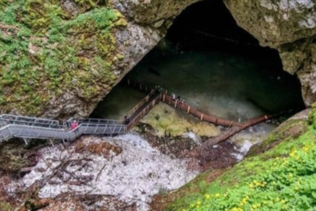 Bactéria preservada em gelo por cinco mil anos é identificada na Romênia 3 crys 5 3