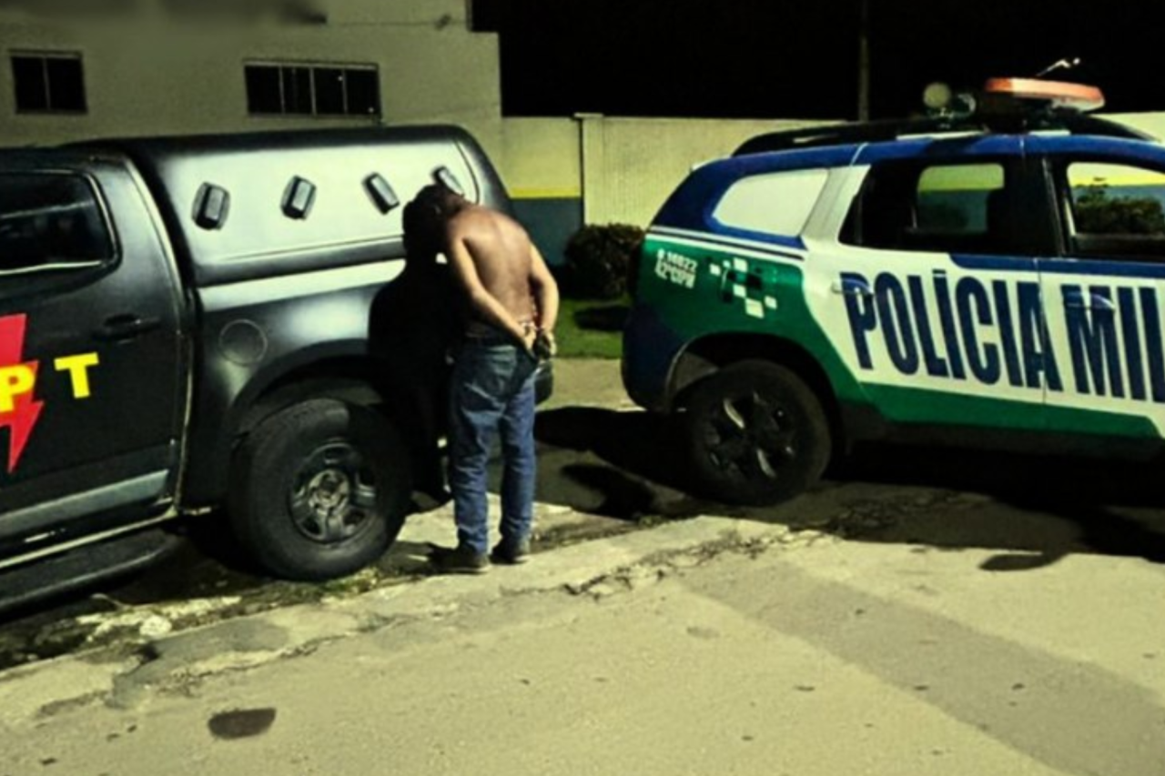 Mulher de 33 anos morre após ser incendiada pelo ex-companheiro em Campos Belos (GO). Suspeito foi preso em flagrante e caso é investigado como feminicídio.