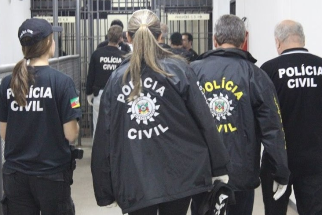 Três membros de uma mesma família estão sem contato há mais de dez dias em Cachoeirinha (RS). Polícia Civil apura indícios, analisa imagens e perícia objeto encontrado na residência.