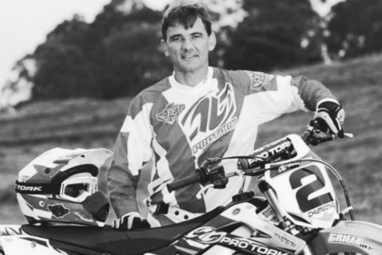 ‘Chumbinho’ Becker, lenda do motocross brasileiro morre em acidente de moto na SC 305 4 Milton Chumbinho Becker, multicampeão nacional foi identificado como a vítima fatal de saída de pista registrada na SC-305, na divisa entre os municípios de Campo Erê e São Lourenço do Oeste