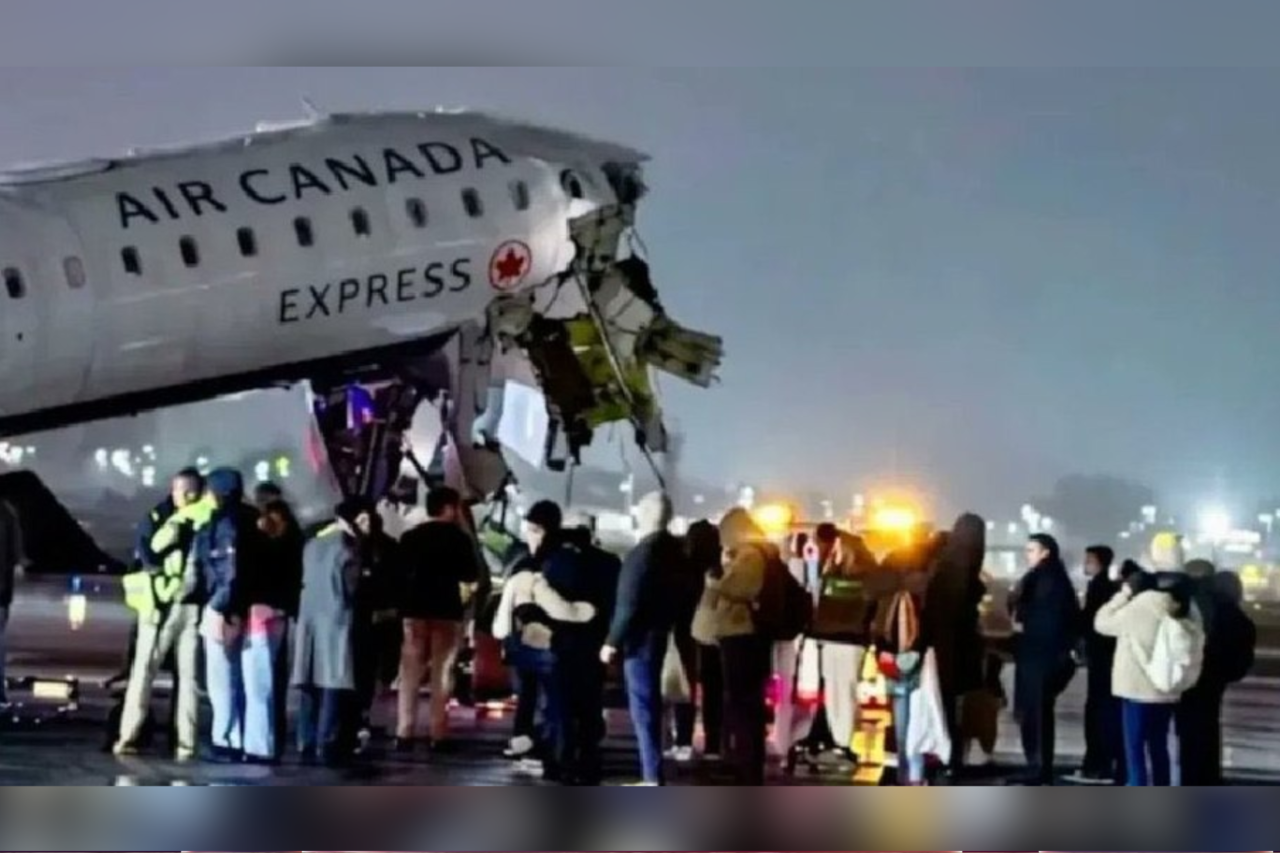 Colisão entre avião e caminhão deixa mortos e paralisa aeroporto em Nova York 3 Colisão entre avião e caminhão deixa mortos e paralisa aeroporto em Nova York