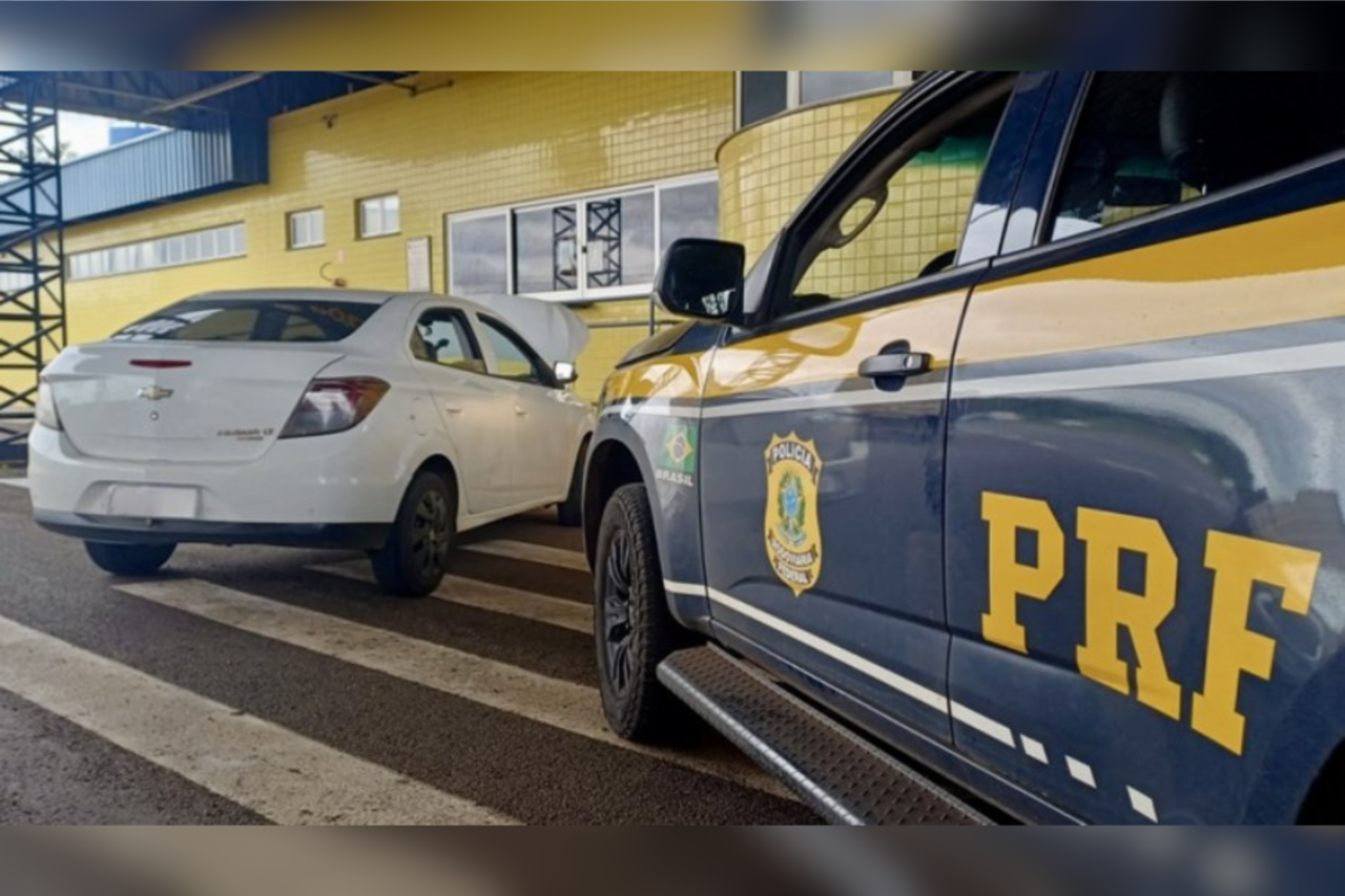 PRF apreende carro com R$ 85 mil em multas e impostos atrasados no Paraná 3 PRF apreende carro com R$ 85 mil em multas e impostos atrasados no Paraná