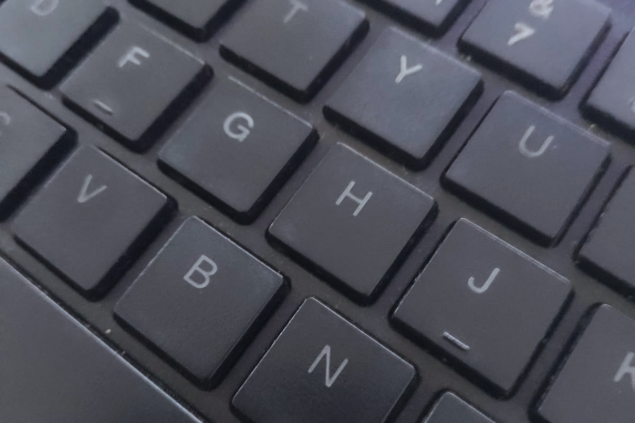 Por que as teclas F e J têm saliências? Entenda a função no teclado 3 Por que as teclas F e J têm saliências? Entenda a função no teclado