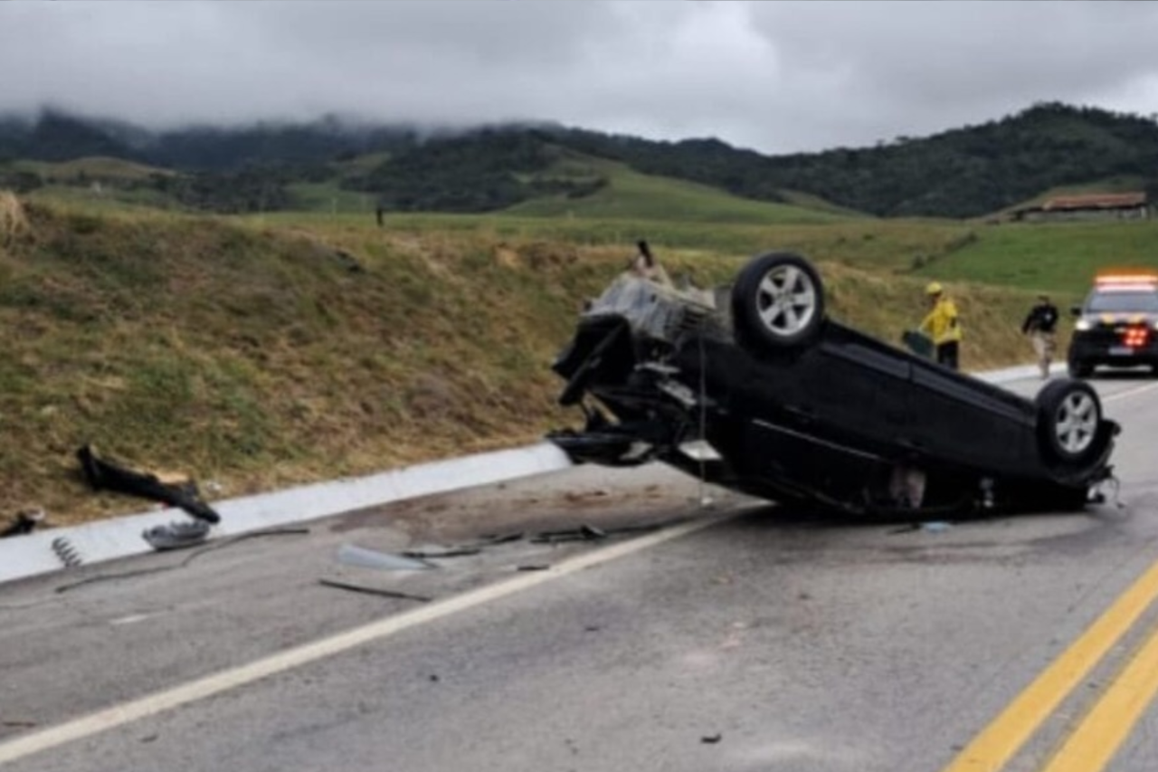 Capotamento na BR-282 deixa recém-nascida com suspeita de traumatismo craniano em Bom Retiro 1 Heloisa L 32 2