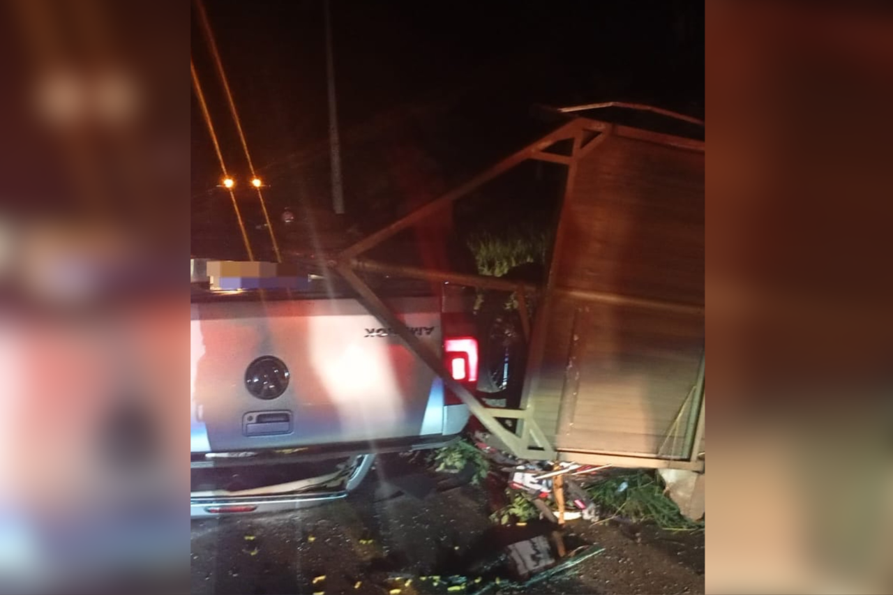 Capotamento na SC-484 deixa três feridos em Guatambu 3 Capotamento na SC-484 deixa três feridos em Guatambu