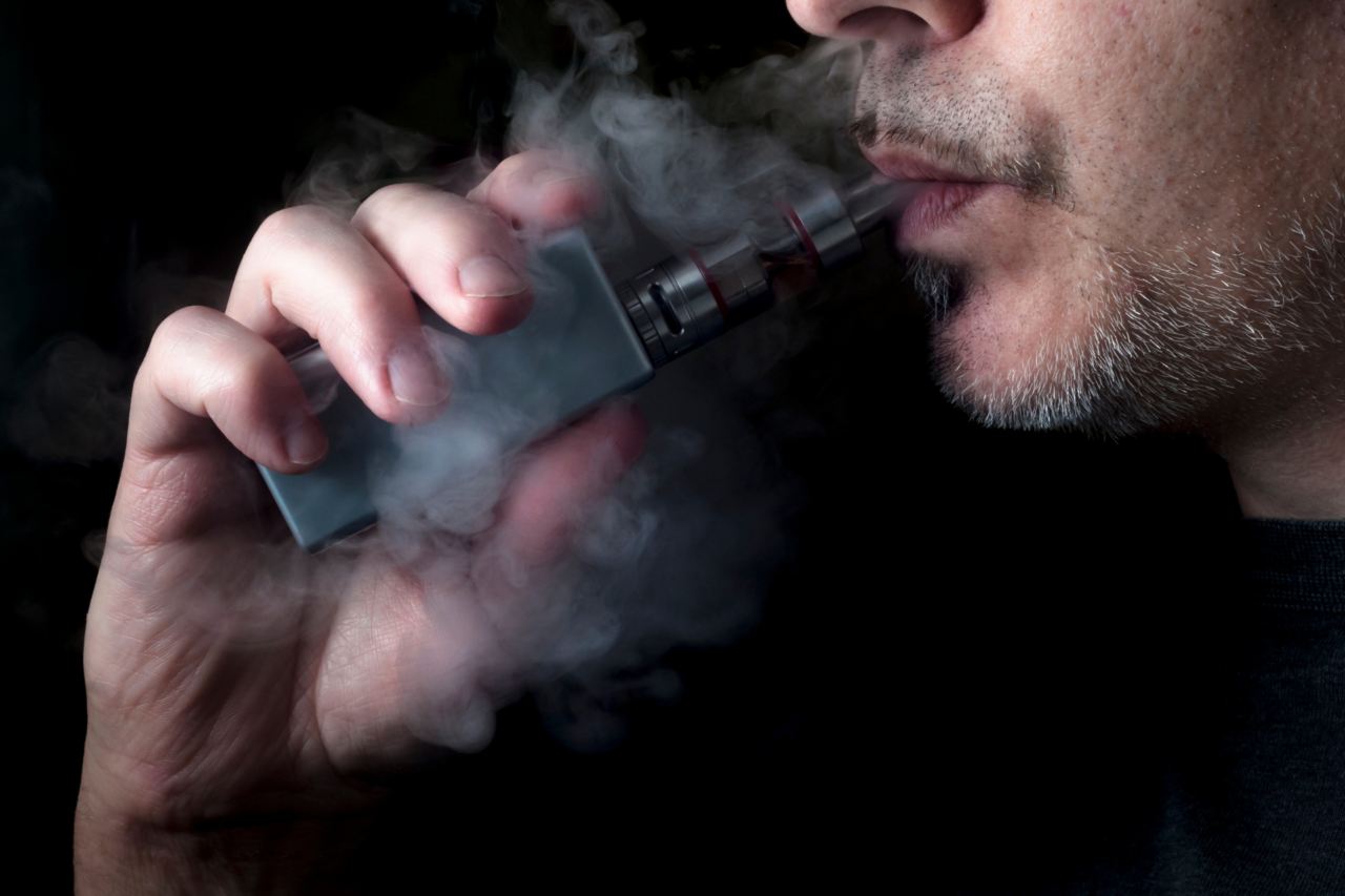 Uso de cigarros eletrônicos cresce entre jovens e levanta alerta sobre riscos à saúde 1 Heloisa L 78