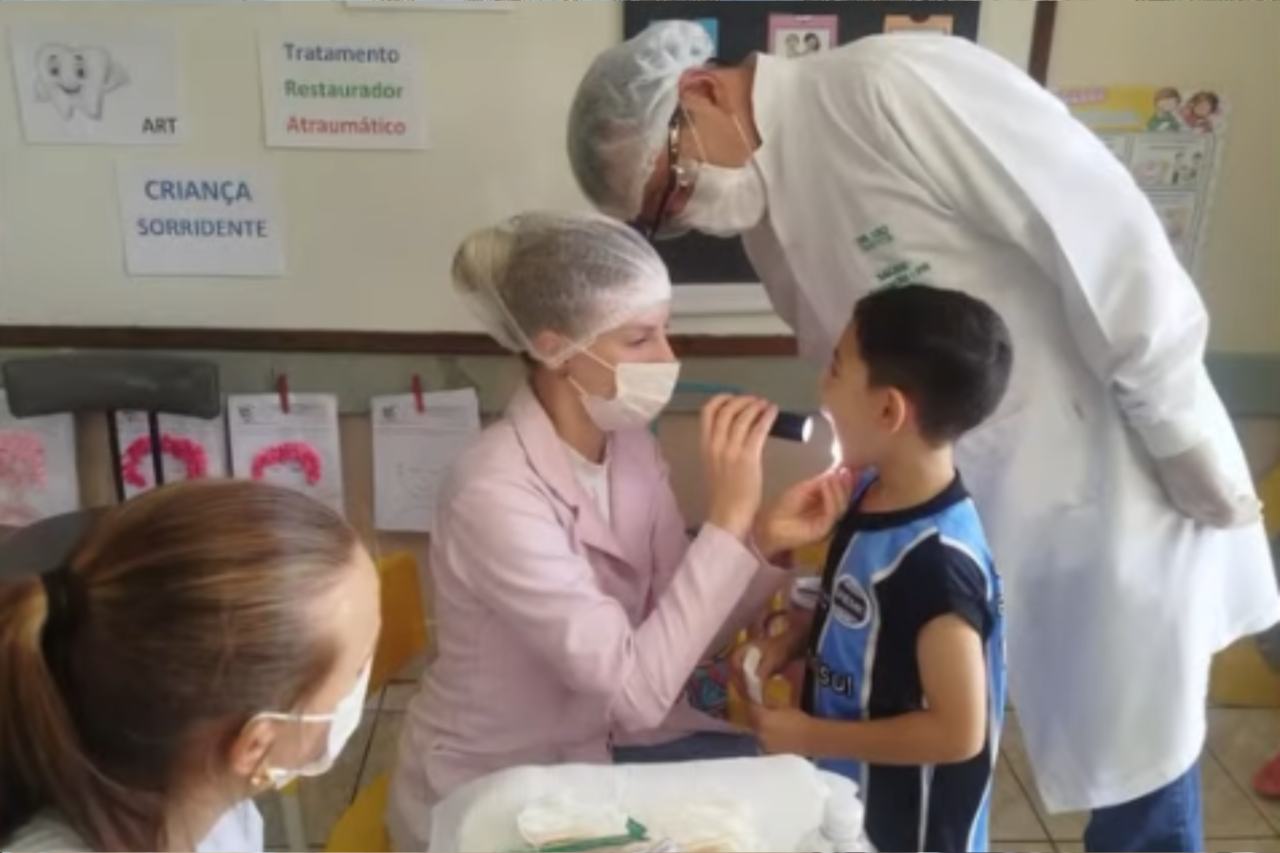 Ação de saúde bucal inclui atendimento e prevenção para crianças 3 Ação de saúde bucal inclui atendimento e prevenção para crianças