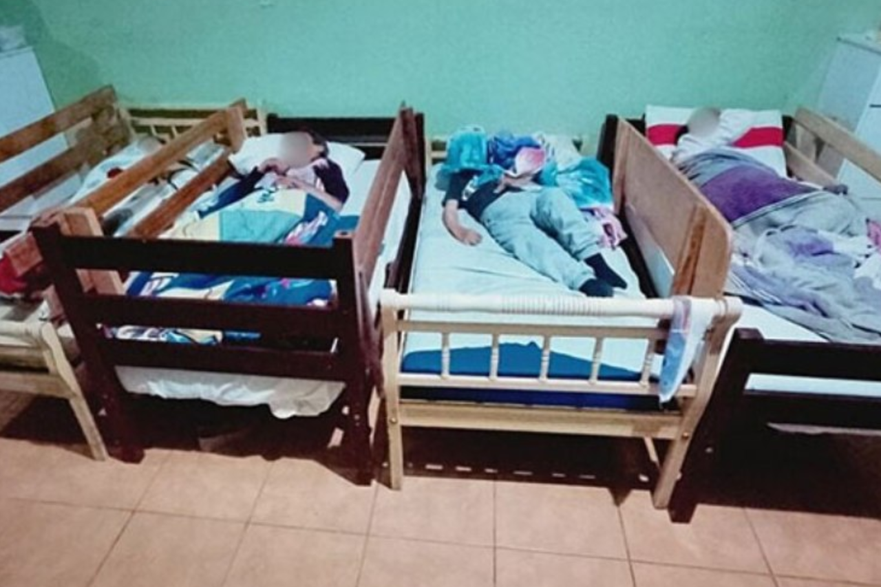 Idosos são encontrados amarrados e em condições insalubres durante fiscalizações em casas de repouso 3 crys 21 1