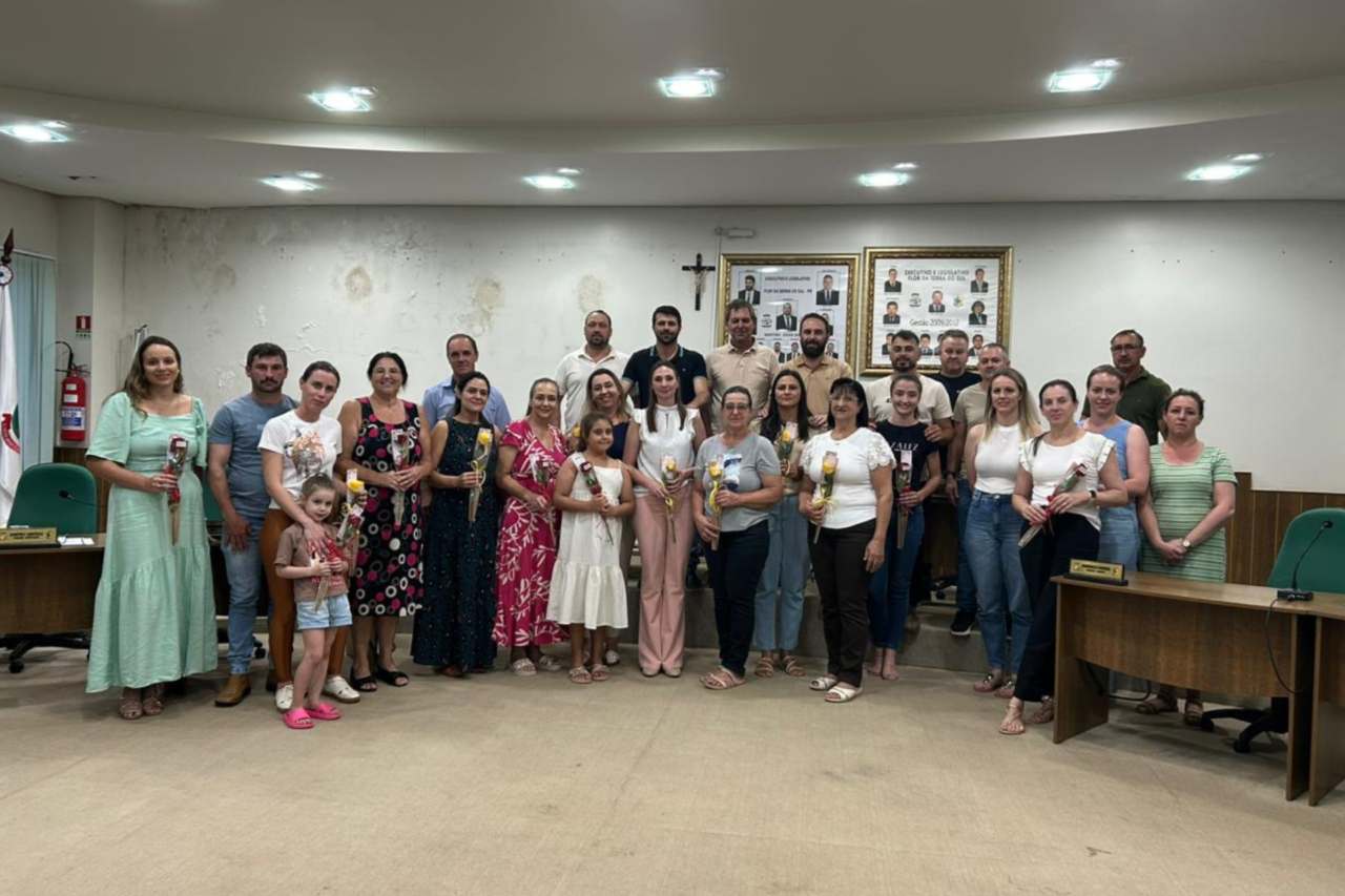 Vereadores de Flor da Serra do Sul realizam homenagem pelo Dia da Mulher 3 crys 26 2