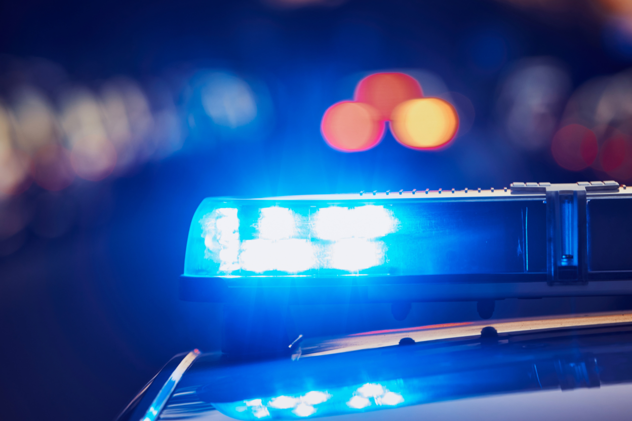 Mulher é suspeita de matar enteada com tiro em área rural do RS e foge após o crime 3 Vítima foi encontrada morta dentro de casa após disparo de espingarda em Igrejinha. Suspeita de 63 anos fugiu para área de mata e segue sendo procurada.