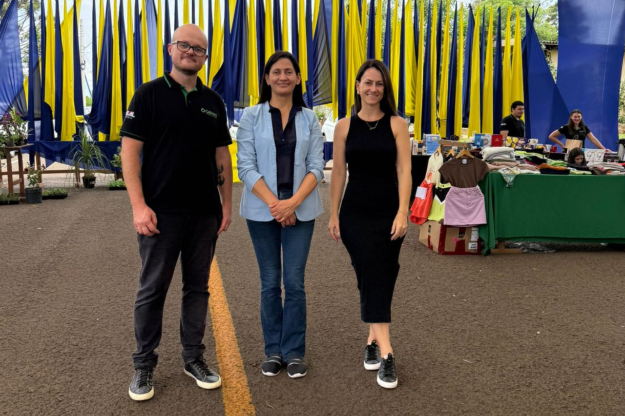 Realizada em Guarujá do Sul mais uma edição do Liquida Guarujá 3 O evento realizado na Rua Coberta reuniu 30 expositores locais oferecendo produtos de diversos segmentos por até R$ 100