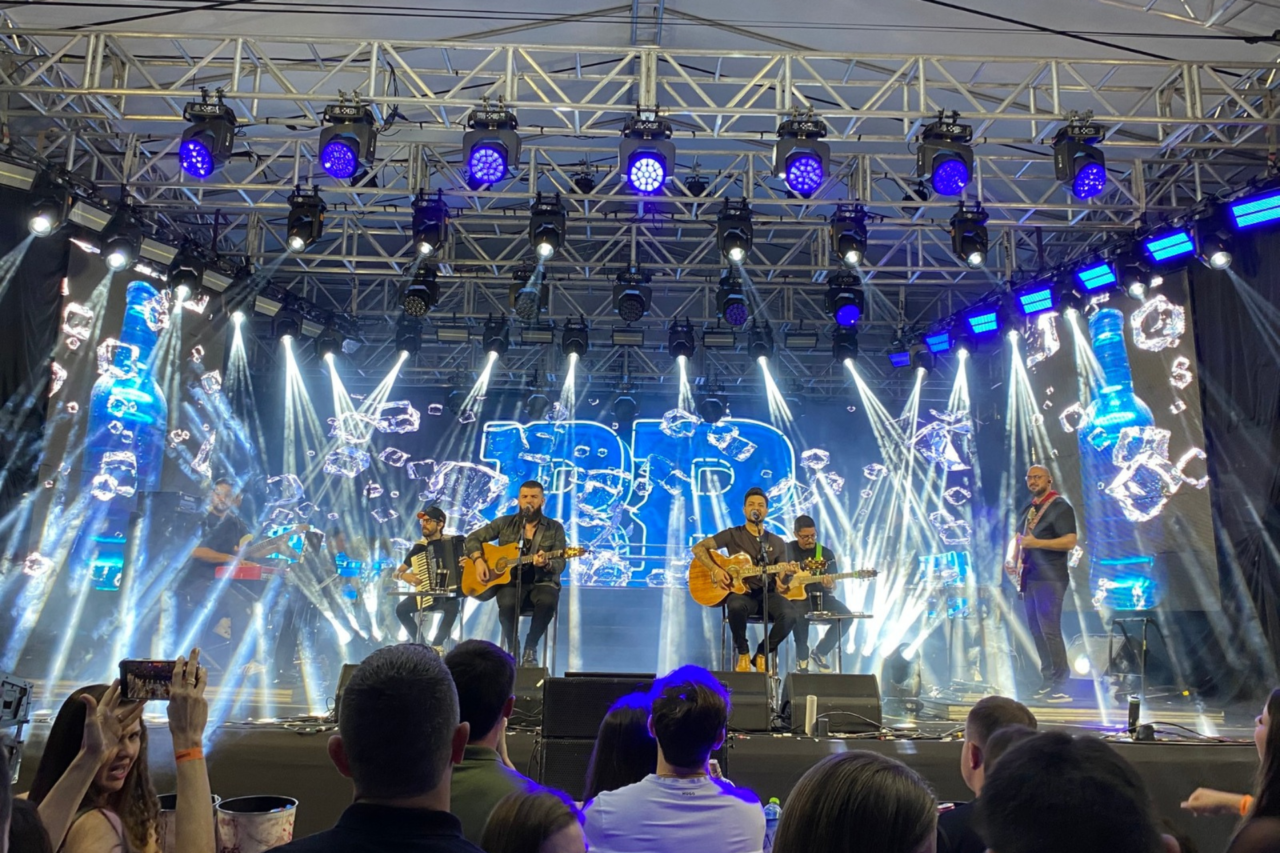 Mais de 30 mil pessoas participaram dos três dias de festa pelos 72 anos de Dionísio Cerqueira 3 crys 43 2