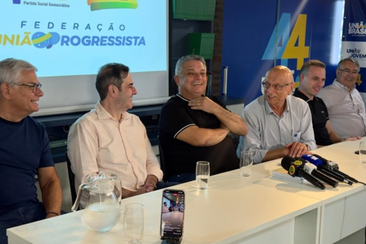 João Rodrigues confirma aliança com MDB, PP e União Brasil para a disputa pelo governo de SC 13 Prefeito de Chapecó, João Rodrigues formaliza aliança com MDB, PP e União Brasil e antecipa saída do cargo para focar na pré-campanha ao governo catarinense.