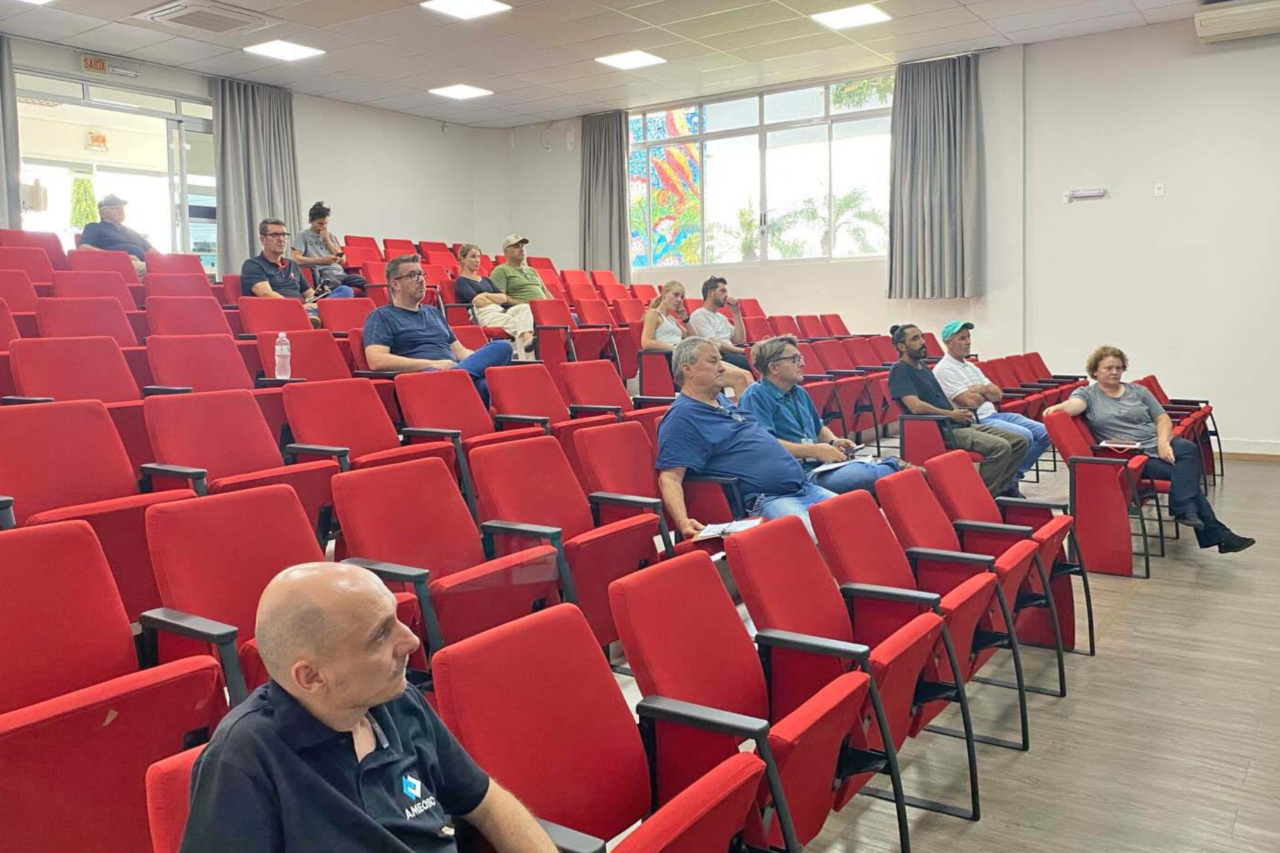 Dionísio Cerqueira realiza reunião para planejar ações de fortalecimento do turismo 3 Encontro reuniu representantes do setor turístico e da administração para discutir capacitação, atualização do Mapa do Turismo e incentivo ao turismo rural