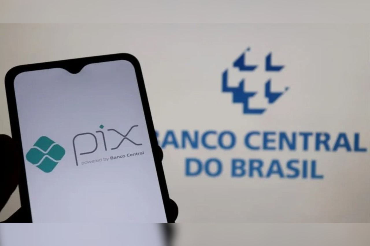 Ataque hacker desvia R$ 710 milhões de sistema ligado ao PIX 3 Polícia Federal e Ministério Público investigam esquema de lavagem após ataque hacker que desviou mais de R$ 710 milhões de sistema conectado ao PIX; Justiça determinou prisões e bloqueio milionário de bens.