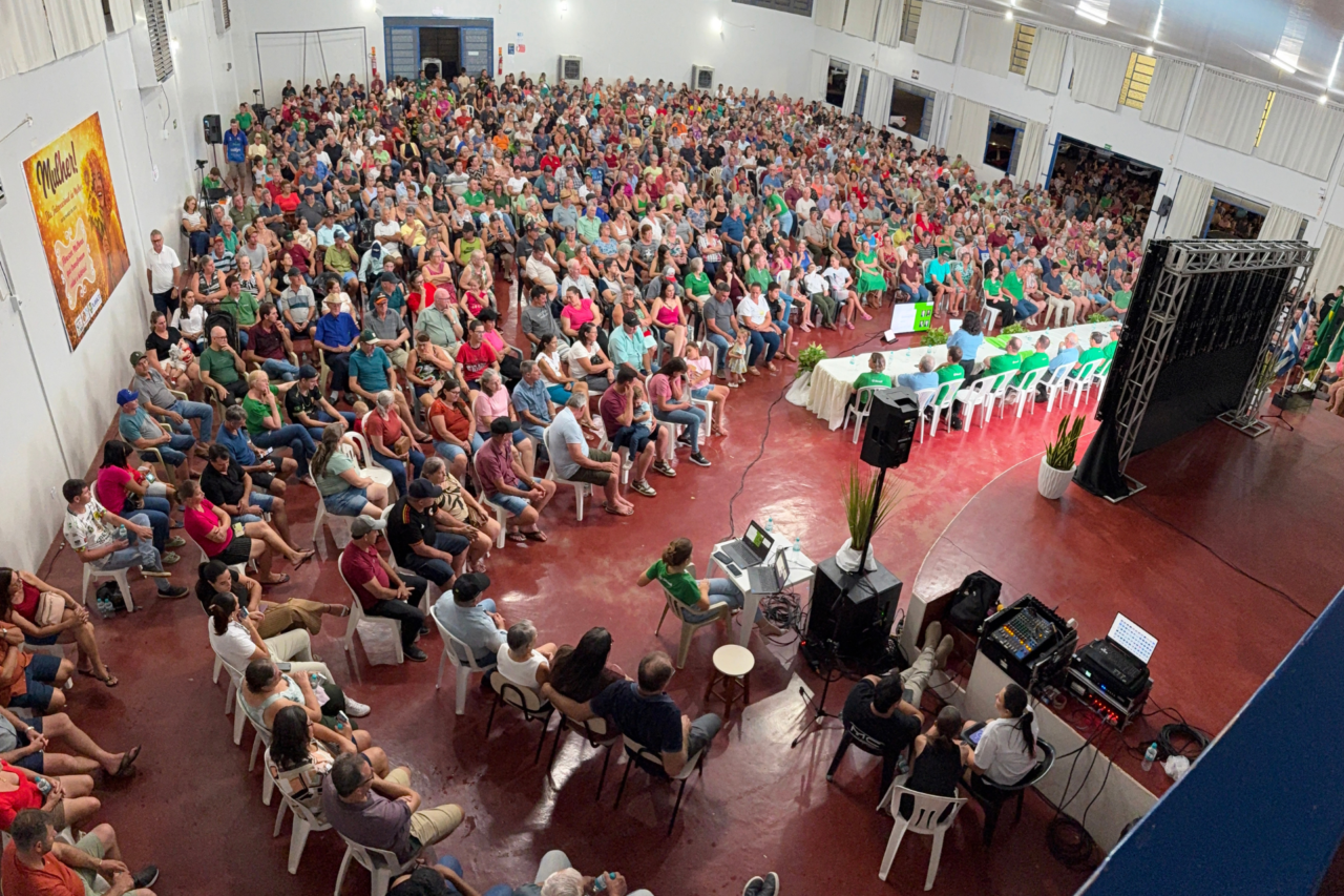 Sicredi Fronteiras reúne milhares de associados e conclui ciclo de assembleias de prestação de contas 3 crys 56 3