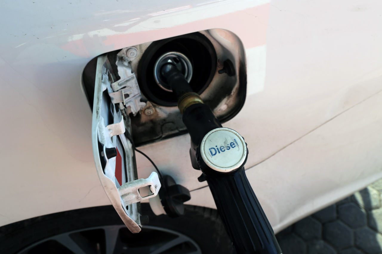 Lula zera PIS/Cofins do diesel, cria imposto de 12% sobre exportação de petróleo e prevê queda de R$ 0,64 no litro 17 Presidente Lula edita medida provisória que reduz tributos sobre o diesel, institui subvenção e cria imposto sobre exportação de petróleo para conter alta dos combustíveis.