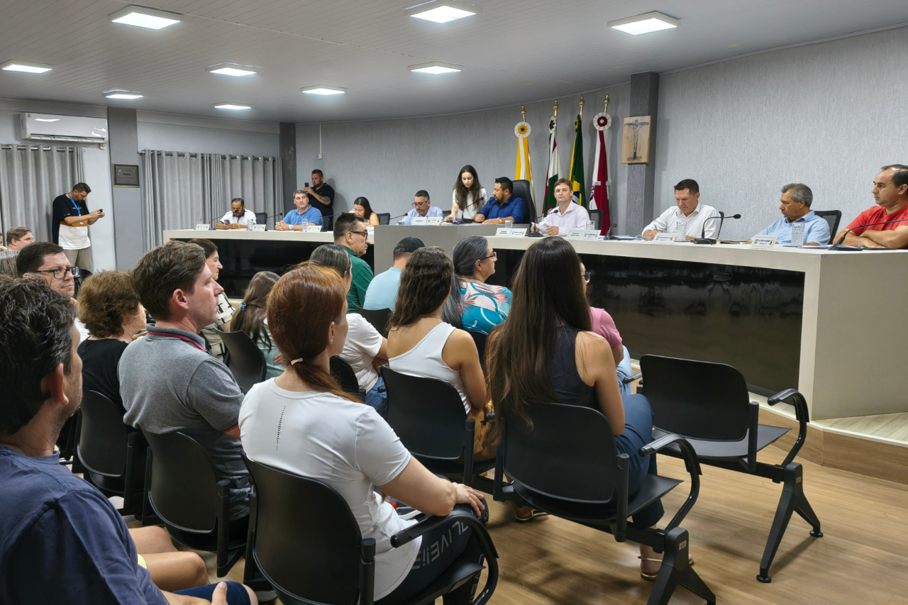 Vereadores aprovam reajuste para servidores e professores 3 crys 62 2