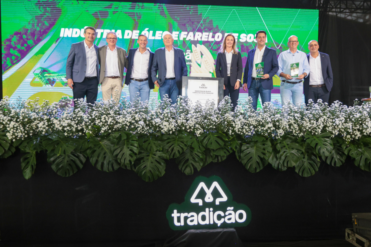 Nova indústria de soja de R$ 770 milhões é inaugurada em Pato Branco 5 Complexo industrial da Cooperativa Tradição em Pato Branco amplia processamento de soja, gera empregos e fortalece a economia regional.