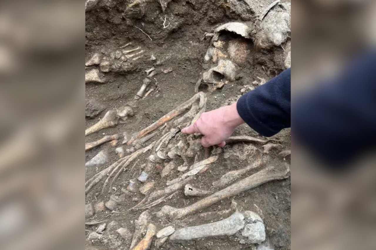 Esqueletos com pregos no peito intrigam arqueólogos em Roma 4 Esqueletos com pregos no peito intrigam arqueólogos em Roma