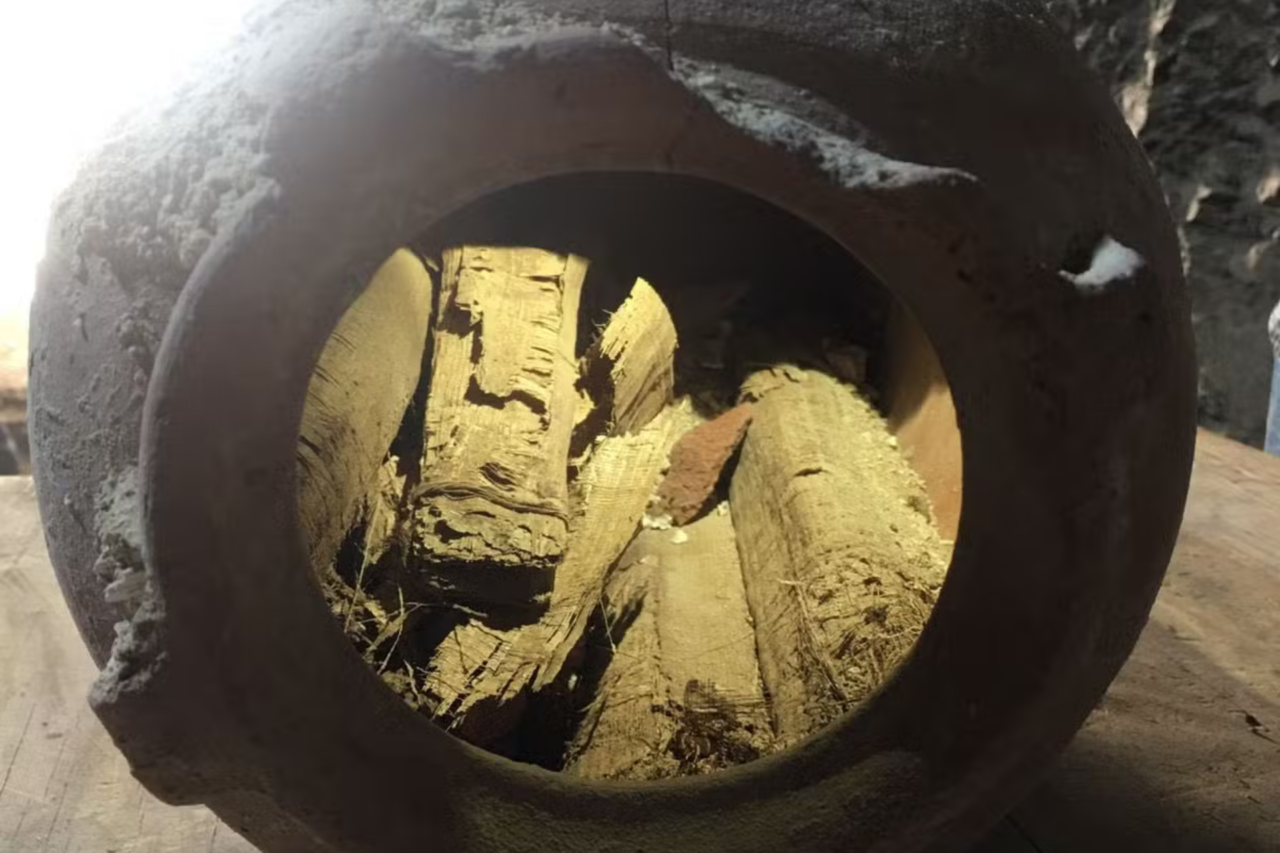 Arqueólogos descobrem 22 caixões com múmias ligadas ao culto do deus Amon em antiga necrópole do Egito 6 Arqueólogos descobrem 22 caixões com múmias ligadas ao culto do deus Amon em antiga necrópole do Egito