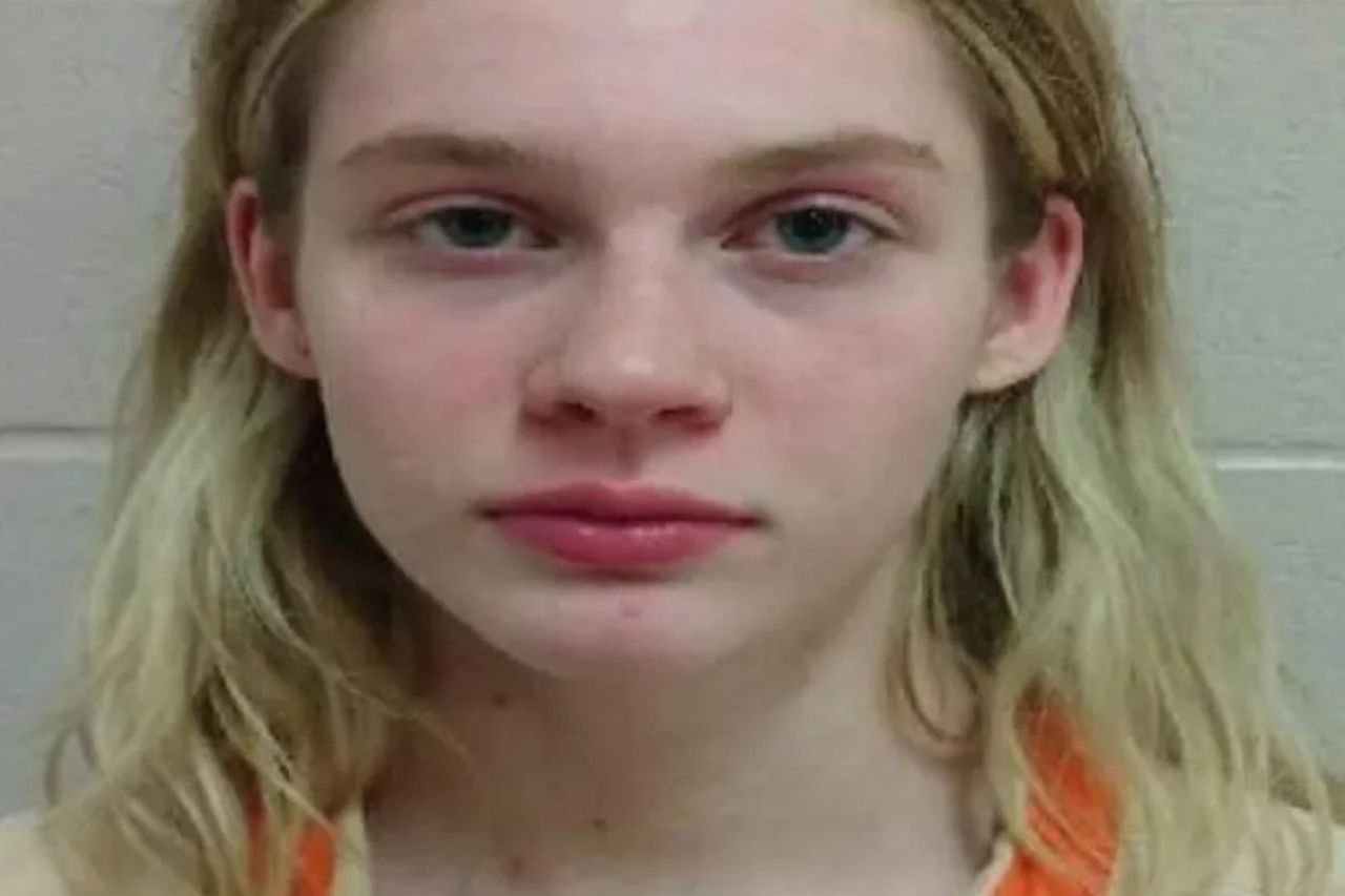 Jovem invade própria residência com o carro durante a madrugada e mata mãe e filho de 7 anos 1 Jovem invade própria residência com o carro durante a madrugada e mata mãe e filho de 7 anos