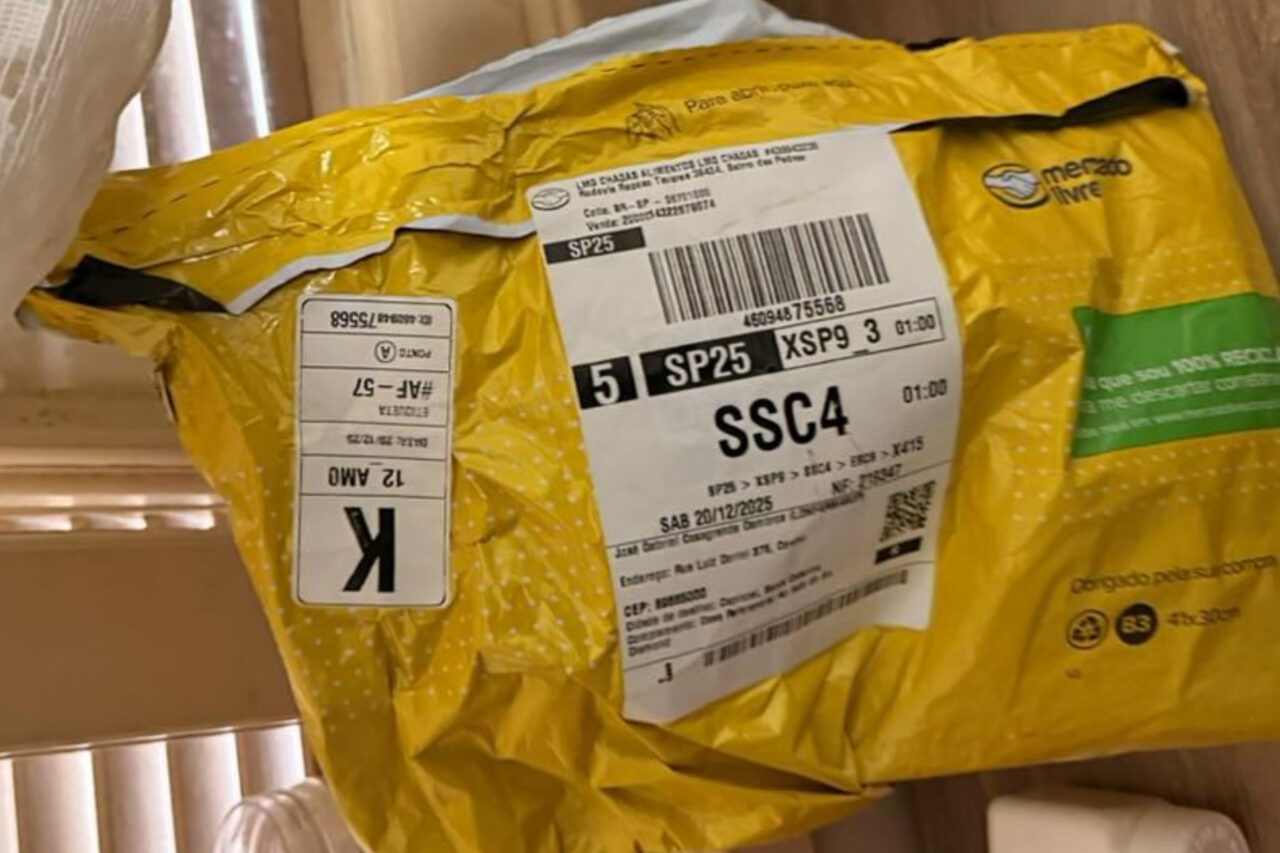 Farmacêutico é preso suspeito de furtar e enviar medicamentos controlados e drogas para outros países 10 As investigações apontaram que um farmacêutico e a esposa são suspeitos de enviar ilegalmente medicamentos de uso controlado e drogas para outros países