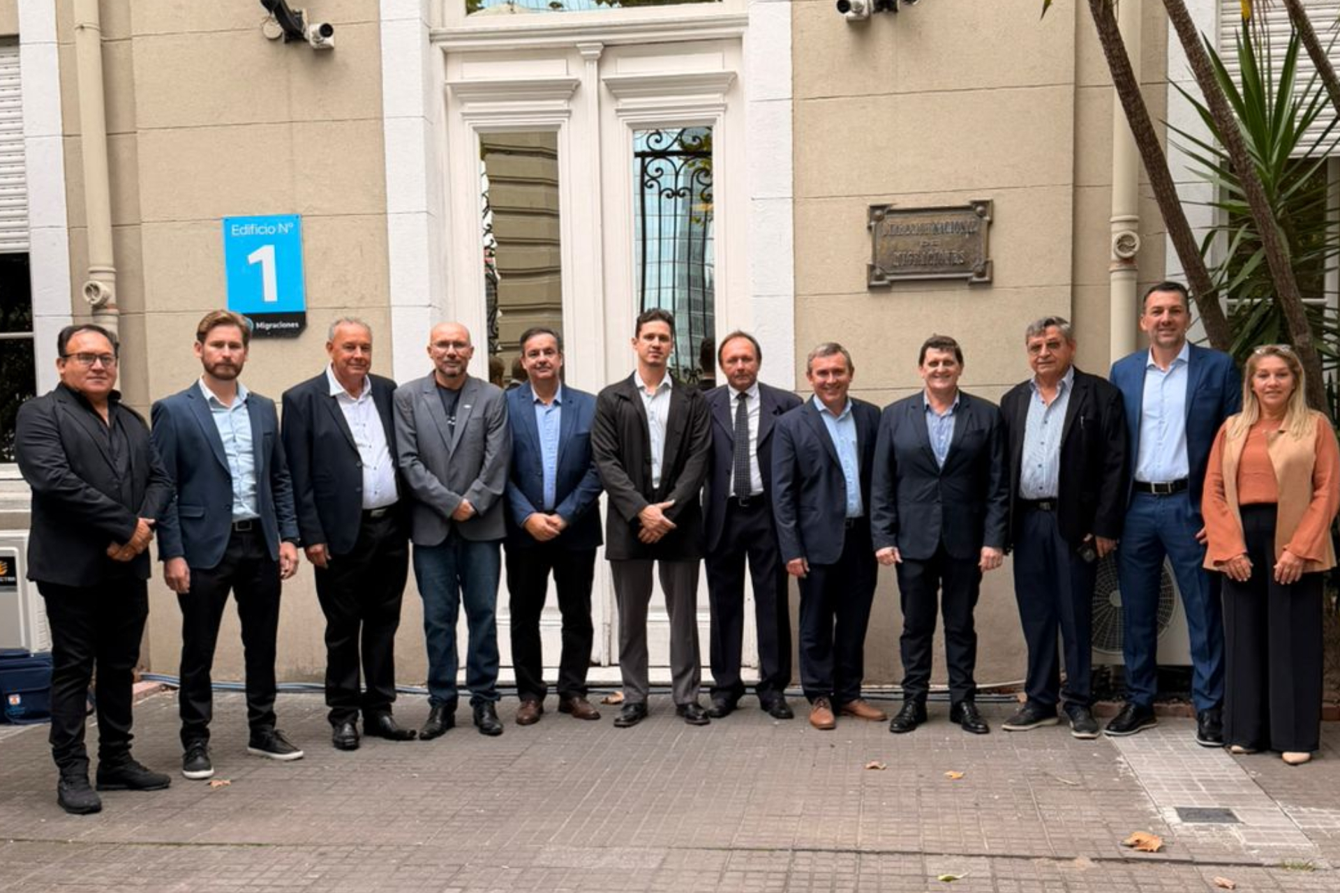 Lideranças locais viajam a Buenos Aires em busca de melhorias no serviço de migraciones na Aduana Argentina 5 Lideranças locais viajam a Buenos Aires em busca de melhorias no serviço de migraciones na Aduana Argentina