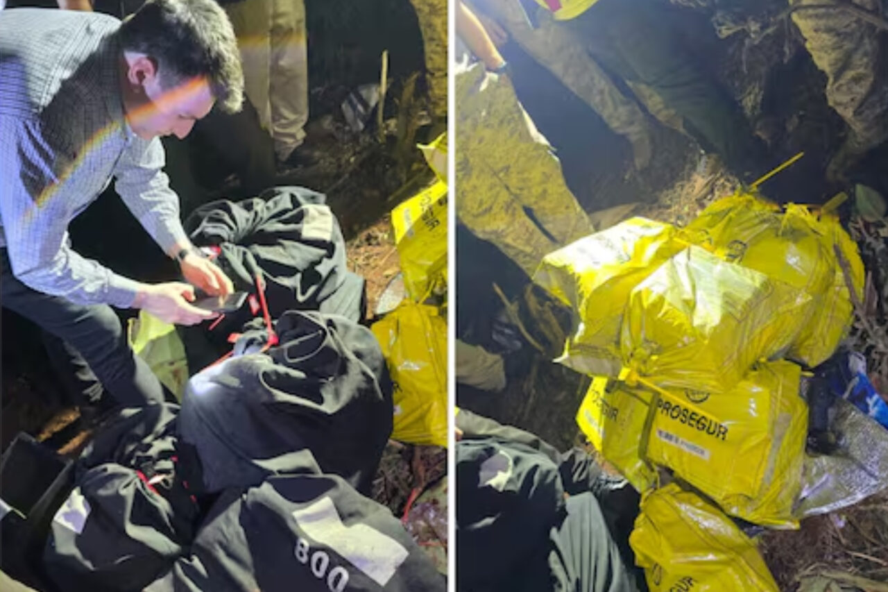 Avião carregando R$ 15 milhões cai no Paraguai, e moradores saqueiam dinheiro 3 O avião de pequeno porte levava quatro tripulantes, o piloto foi único a morrer no acidente. De acordo com autoridades locais ao menos US$ 1,5 milhão desapareceu