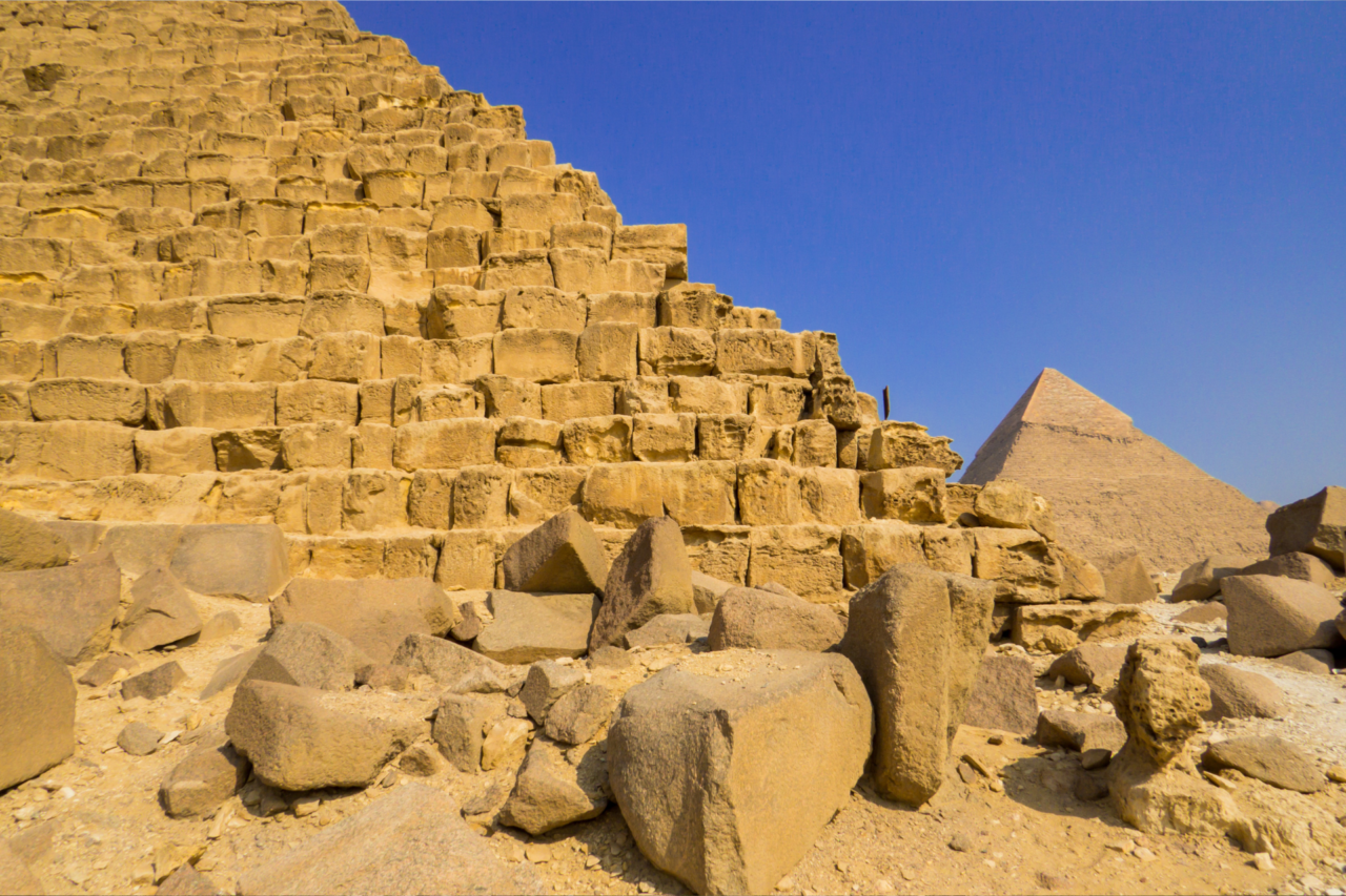 Pirâmides do Egito: mistérios, fatos e curiosidades 4 Heloisa L 2026 04 14T103447.830