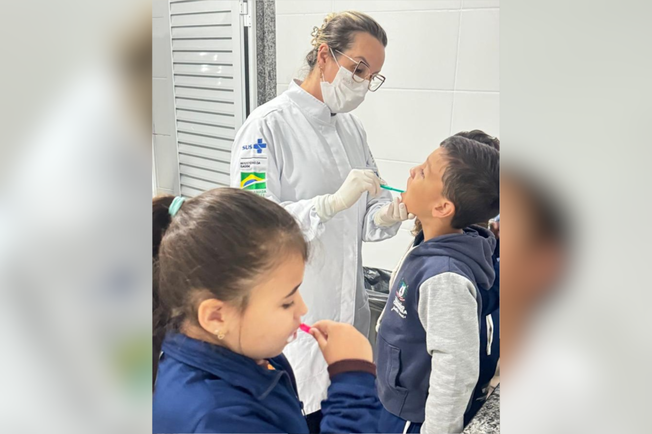 Ação de saúde bucal orienta alunos da Escola São Silvestre em Dionísio Cerqueira 3 Heloisa L 33 2