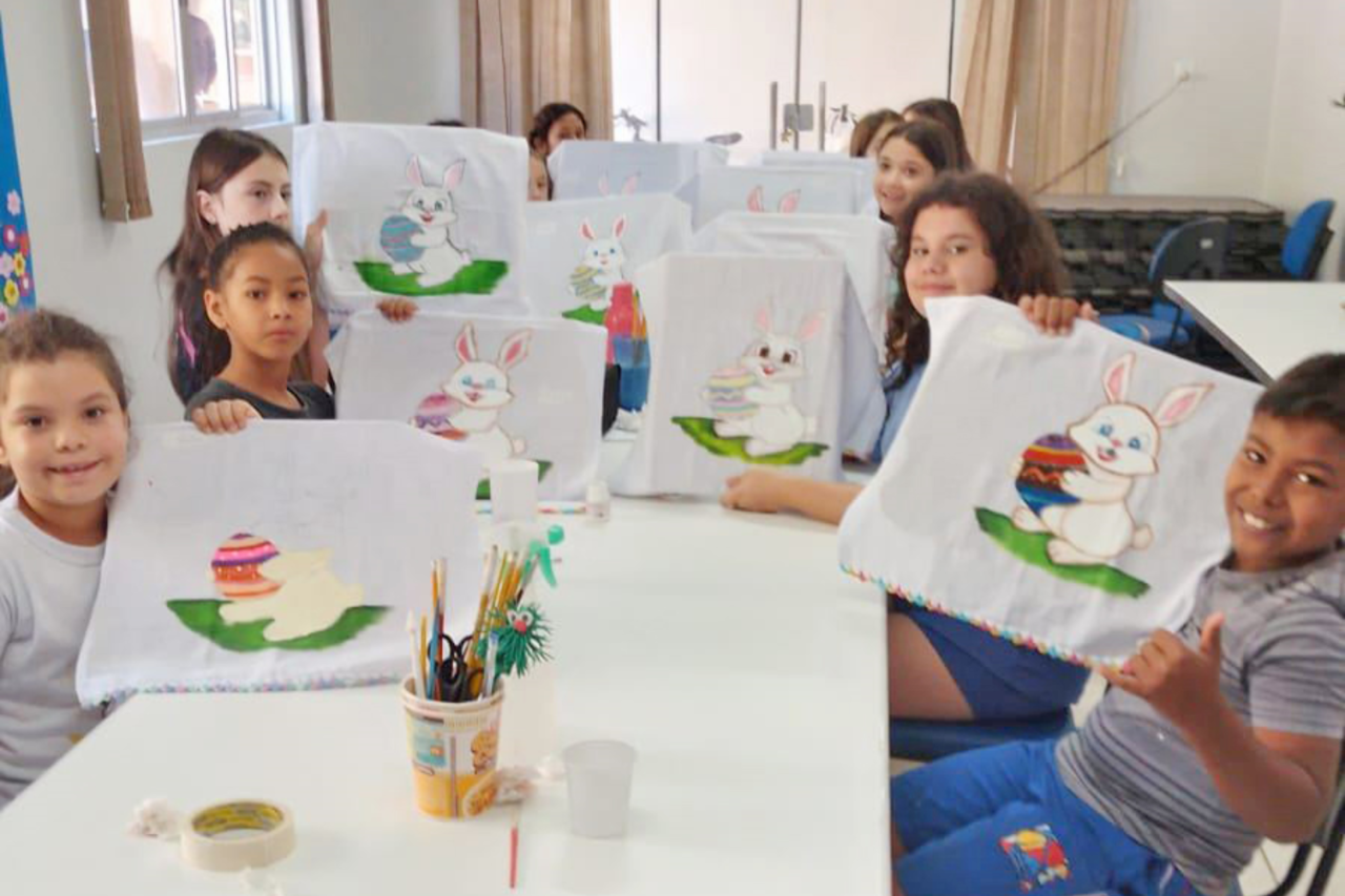 CRAS mantém grupo de pintura em tecido com turmas em dois períodos 3 CRAS mantém grupo de pintura em tecido com turmas em dois períodos