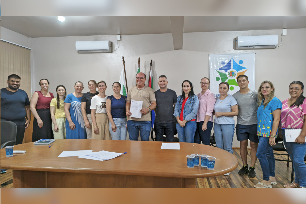 Flávio Chitolina assume interinamente a Secretaria de Educação de Barracão 3 Flávio Chitolina assume interinamente a Secretaria de Educação de Barracão