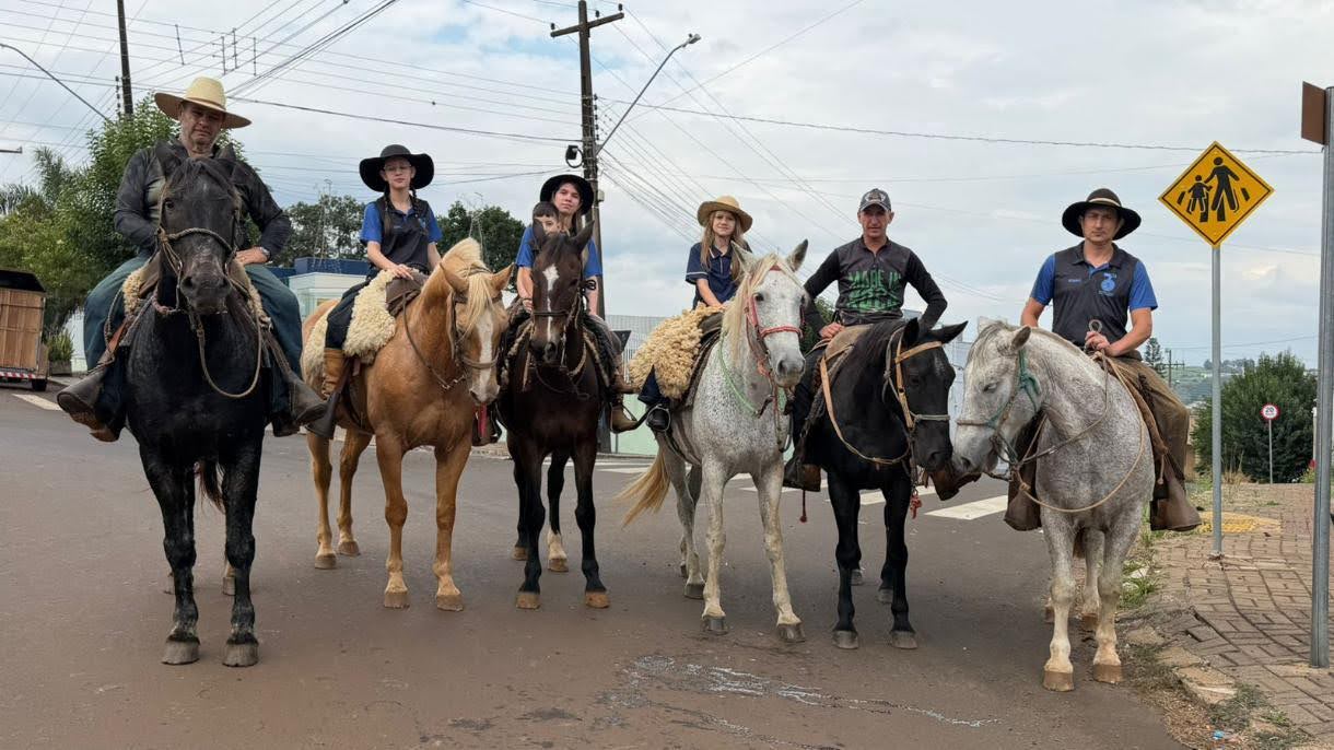 Centenas de cavaleiros participaram da Cavalgada e Peregrinação à Santa Emília de Rodat 37 IMG 20260427 101142 041