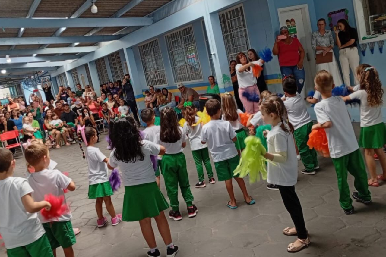 São José do Cedro celebra Dia da Família na Escola com ampla integração comunitária 4 crys 13 1