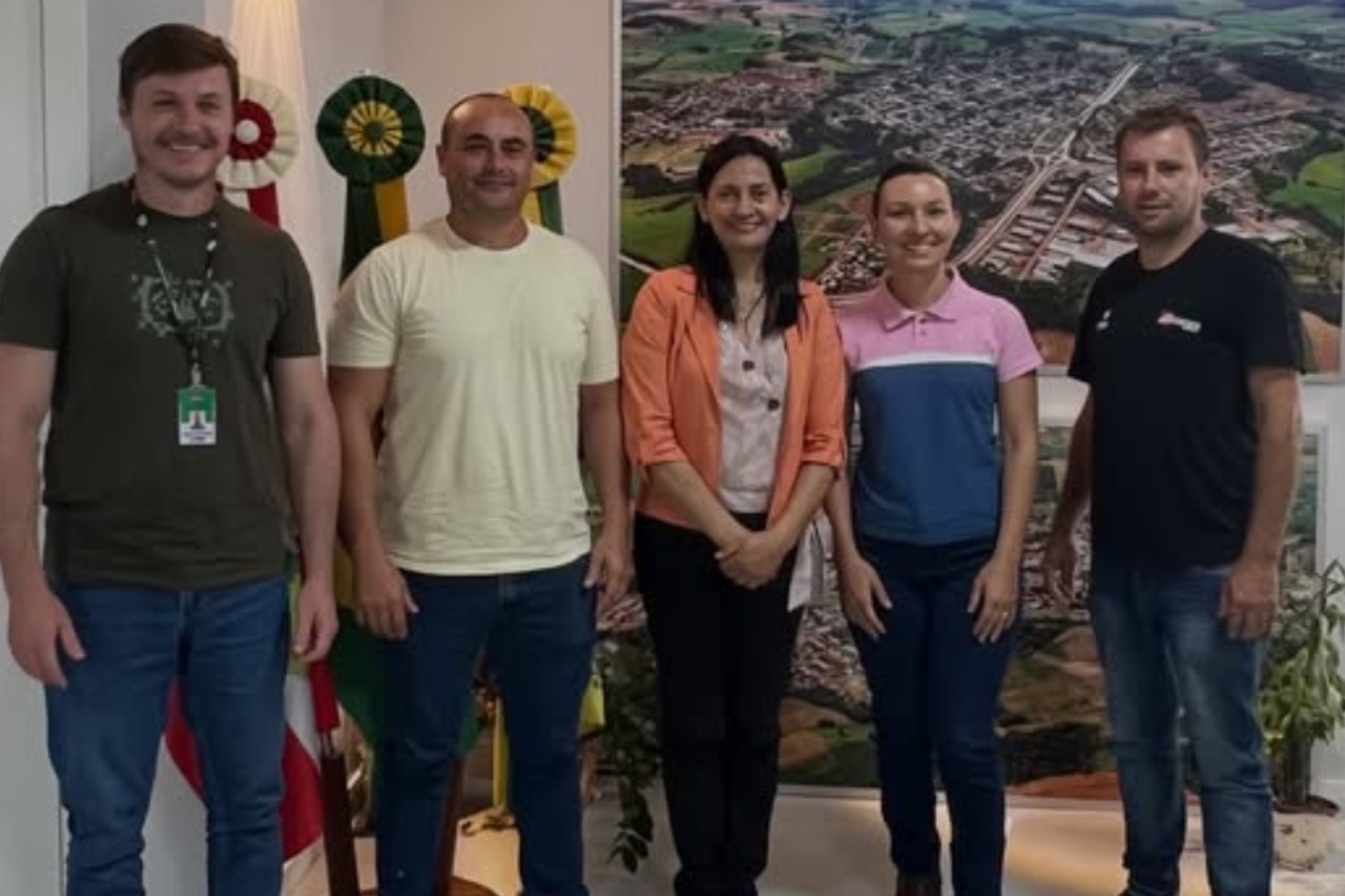 Representantes da CIDASC estiveram no município para a apresentação oficial da médica veterinária Emanoelle Fiedler Doyle