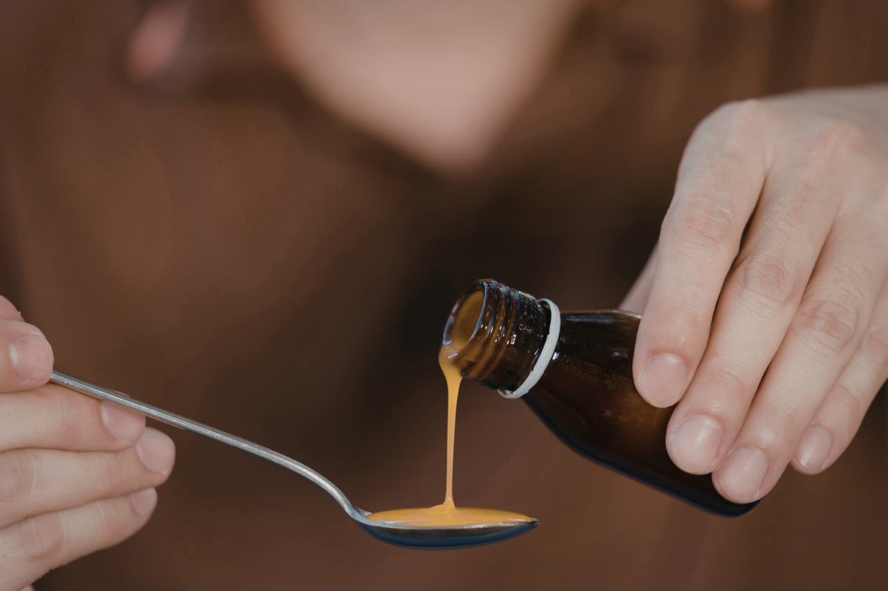 Anvisa proíbe medicamentos com clobutinol em todo o Brasil após identificar risco de arritmias graves associadas à substância.